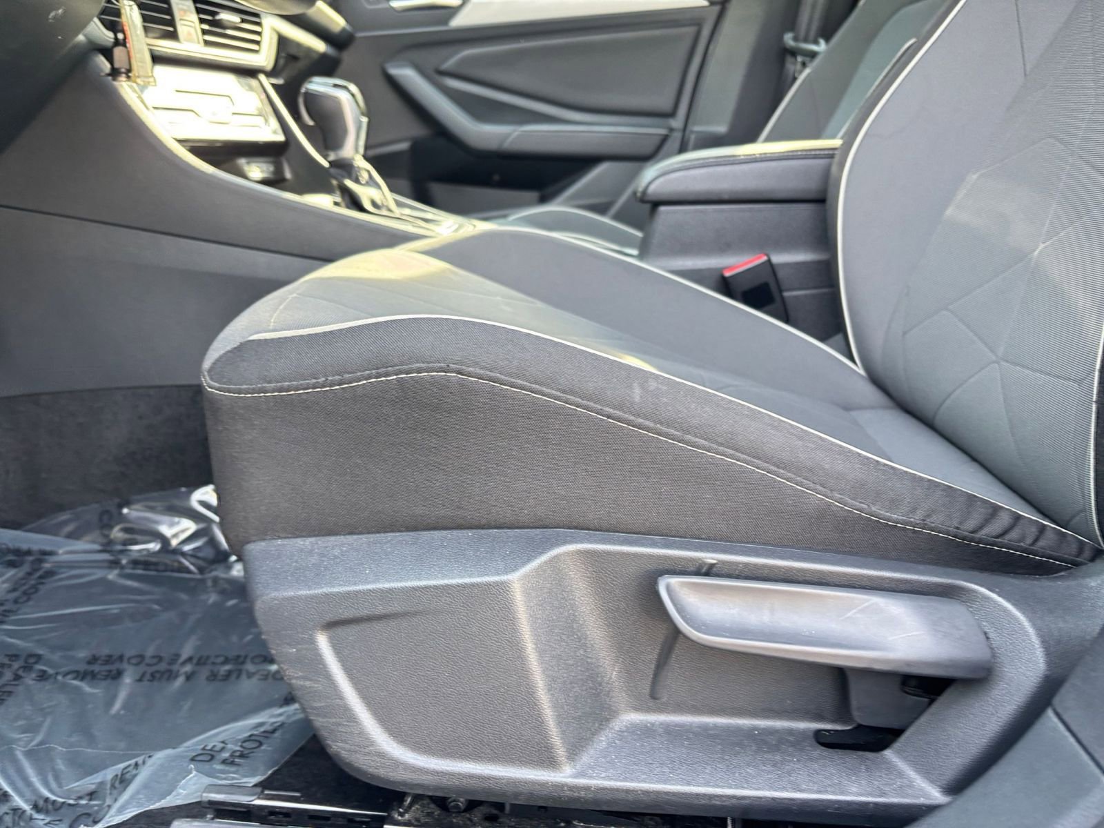 Thumbnail: 2025 Volkswagen Jetta - 22