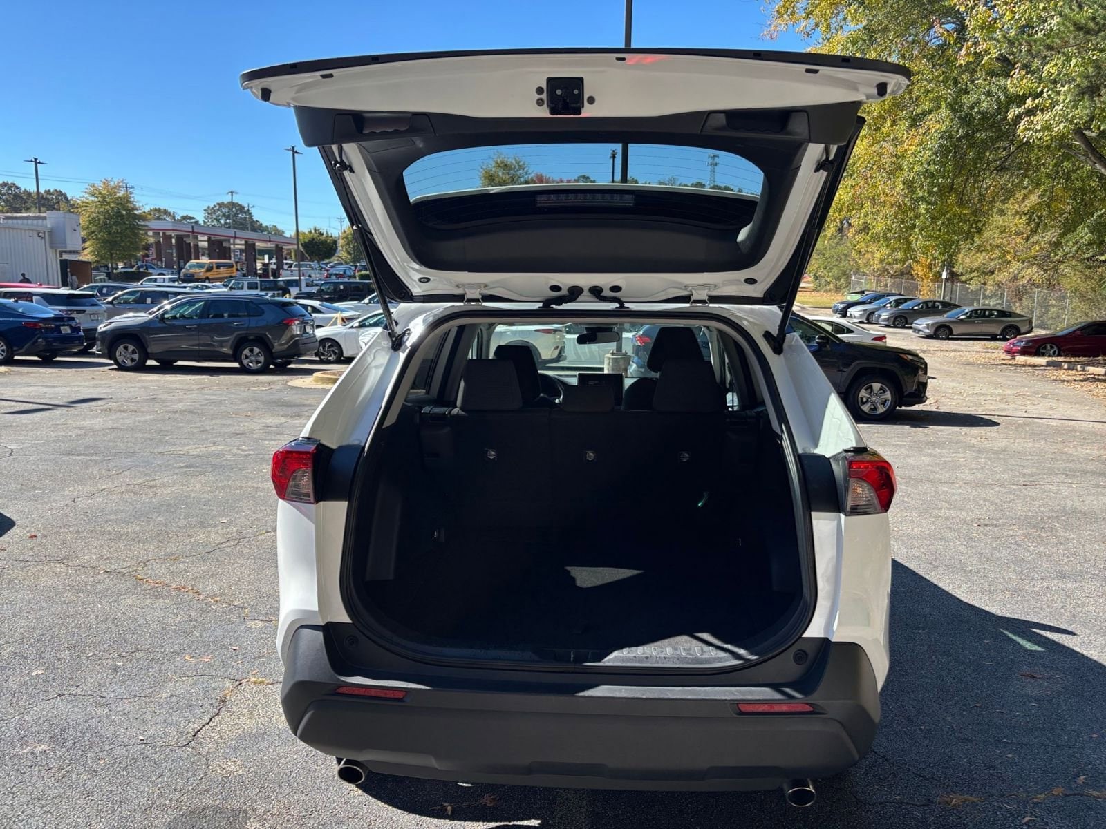 Thumbnail: 2025 Toyota RAV4 - 31