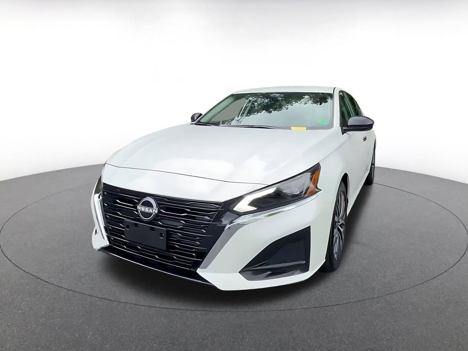Thumbnail: 2025 Nissan Altima - 7