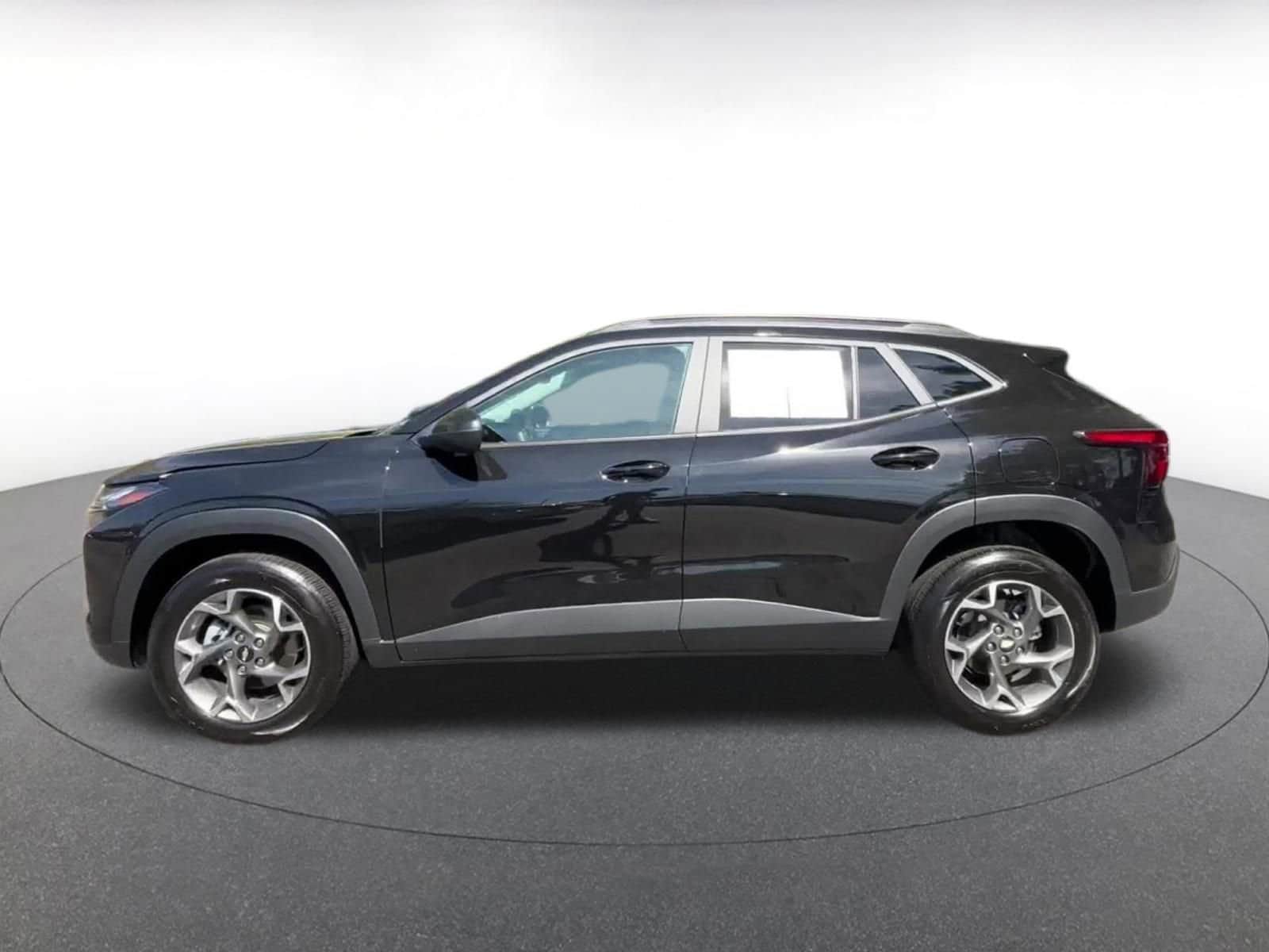 Thumbnail: 2025 Chevrolet Trax - 9