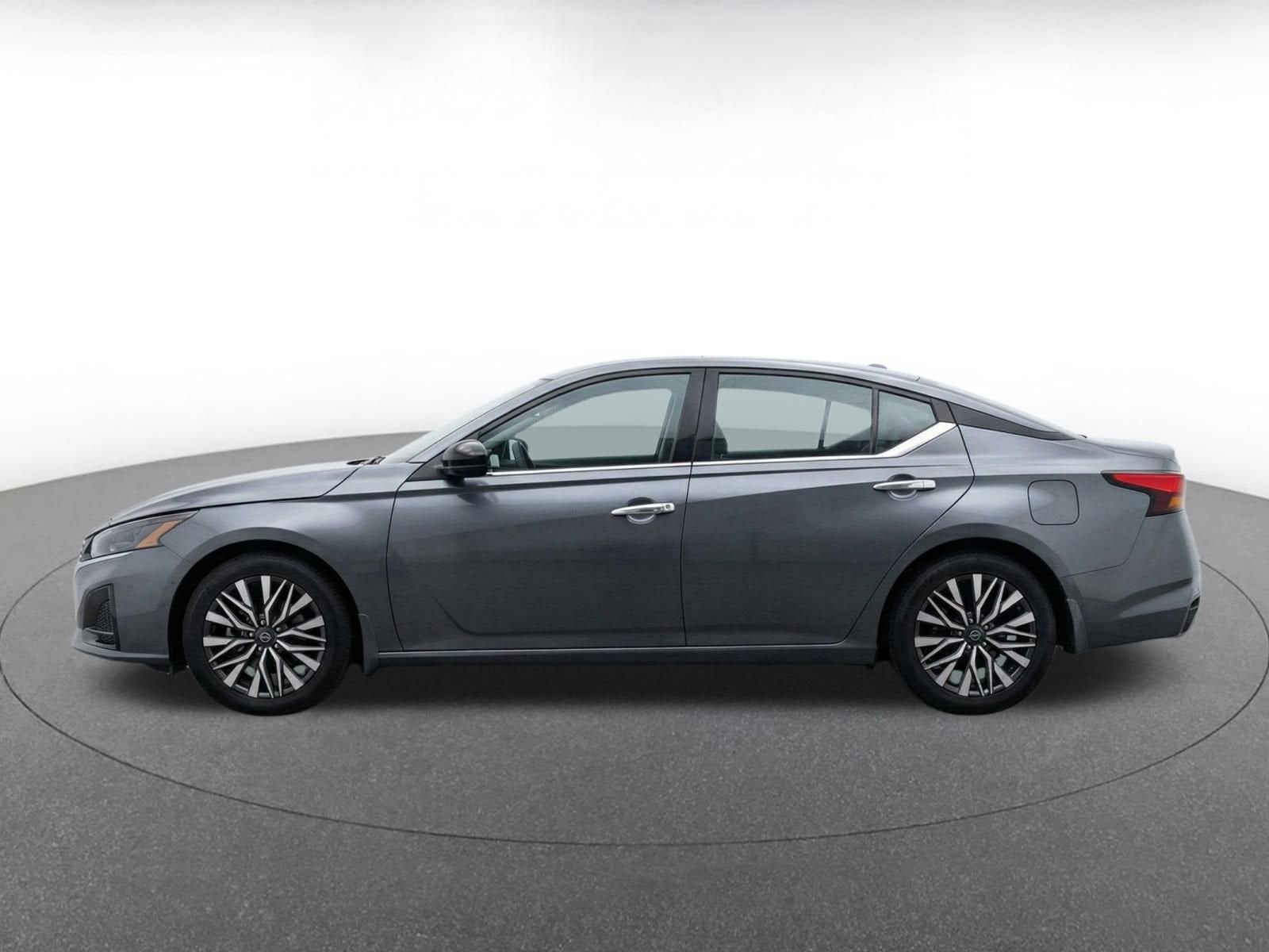 Thumbnail: 2025 Nissan Altima - 4