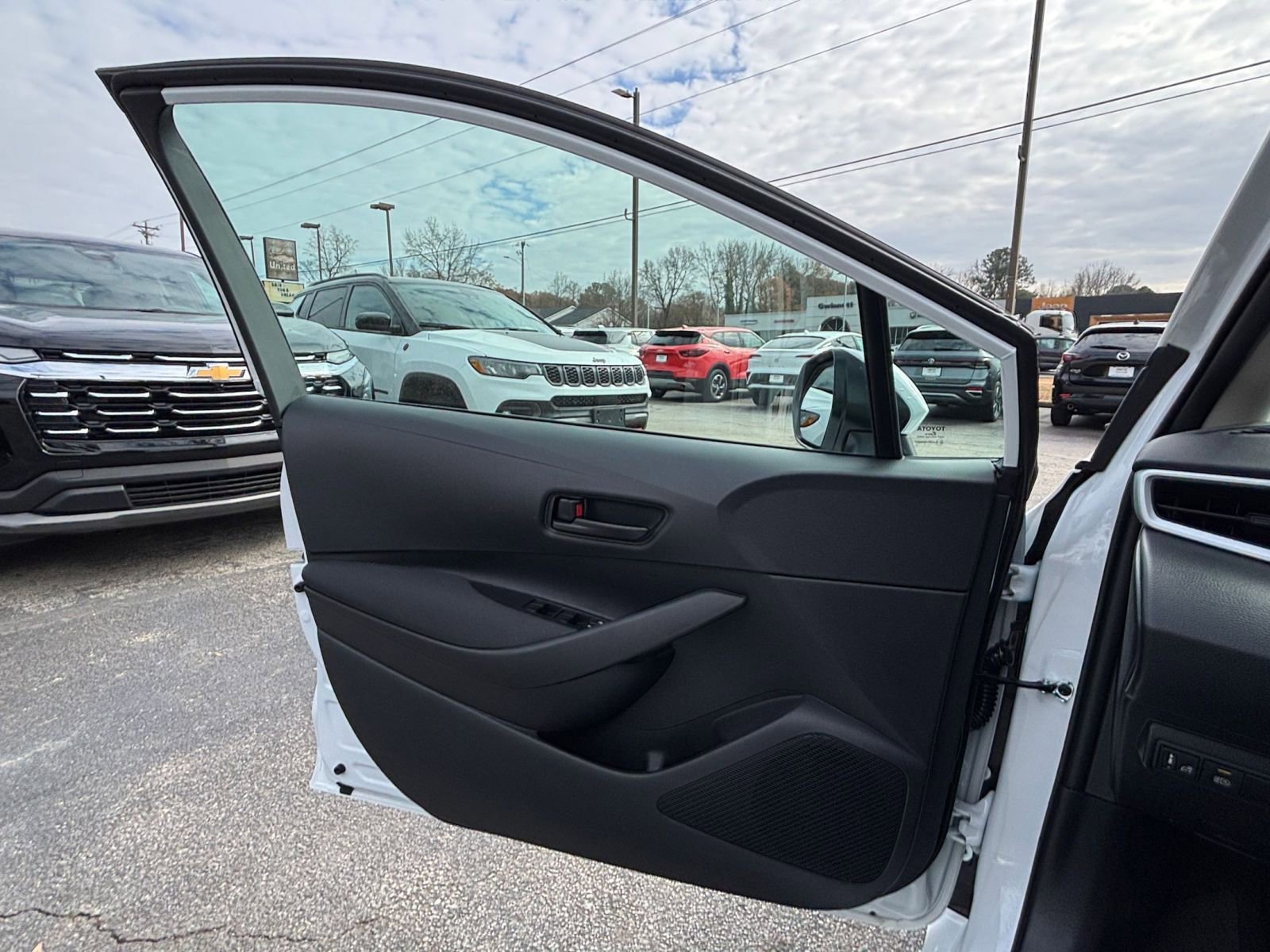 Thumbnail: 2025 Toyota Corolla - 20