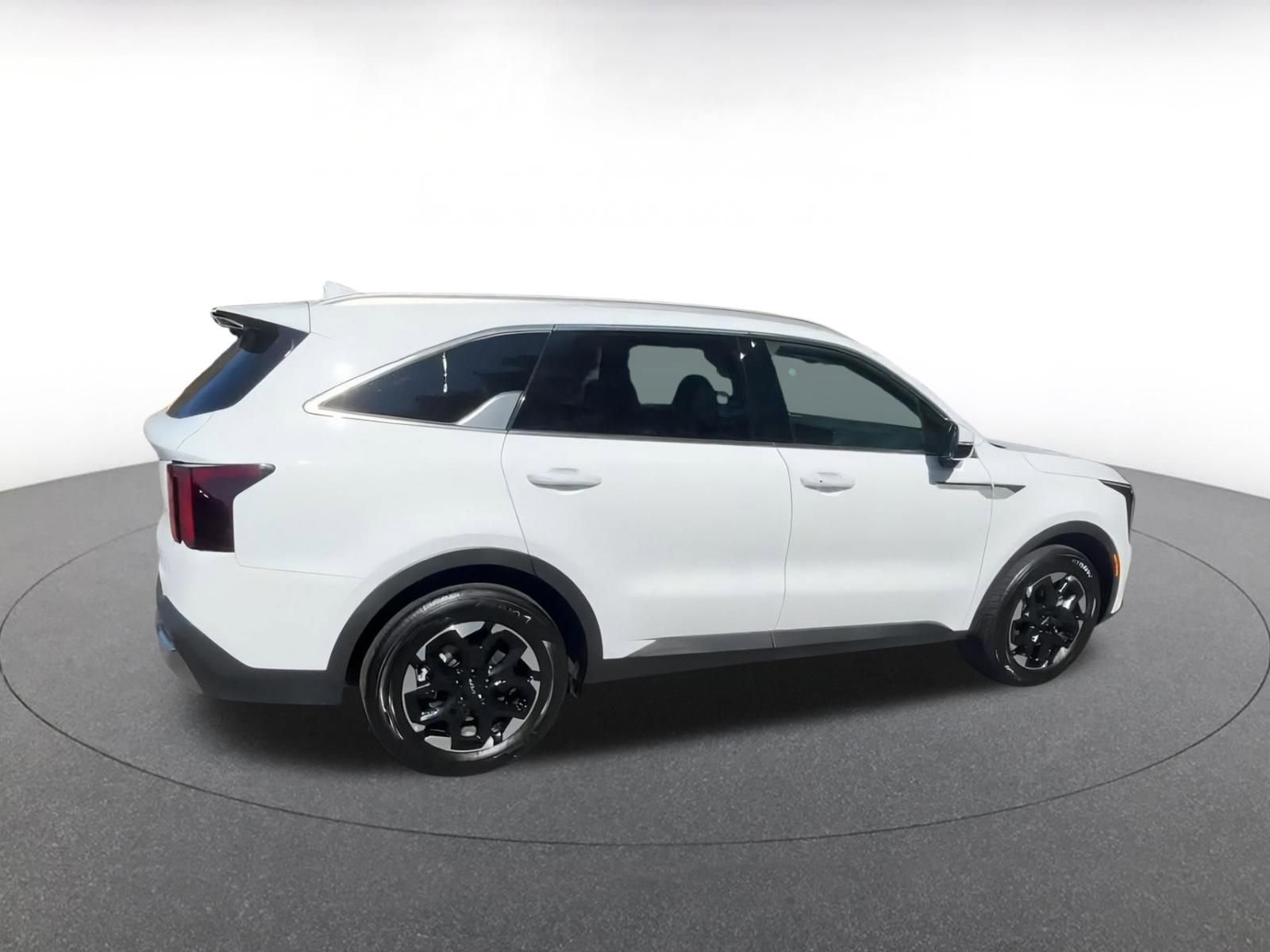 2024 Kia Sorento S 17