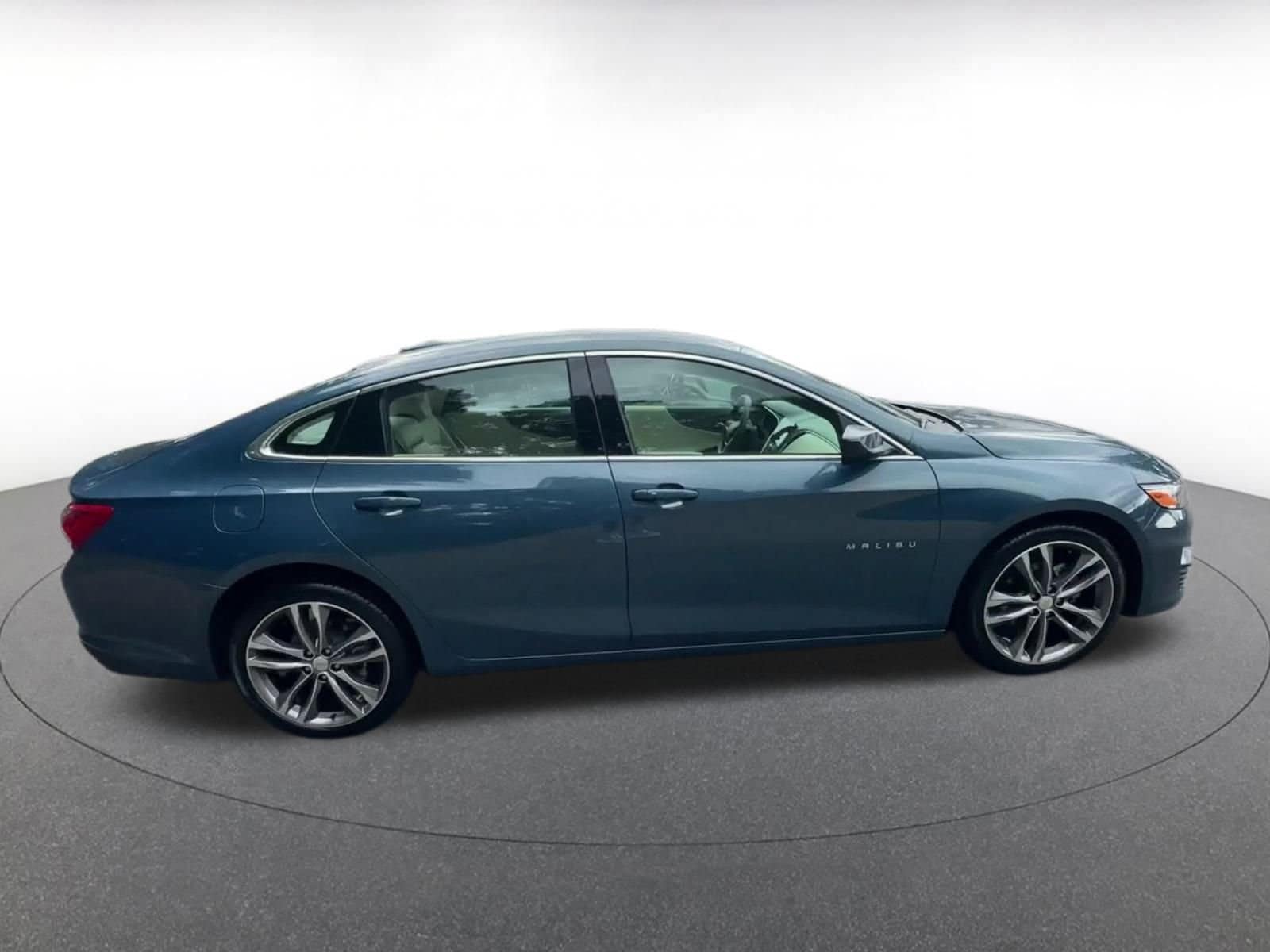 Thumbnail: 2024 Chevrolet Malibu - 16