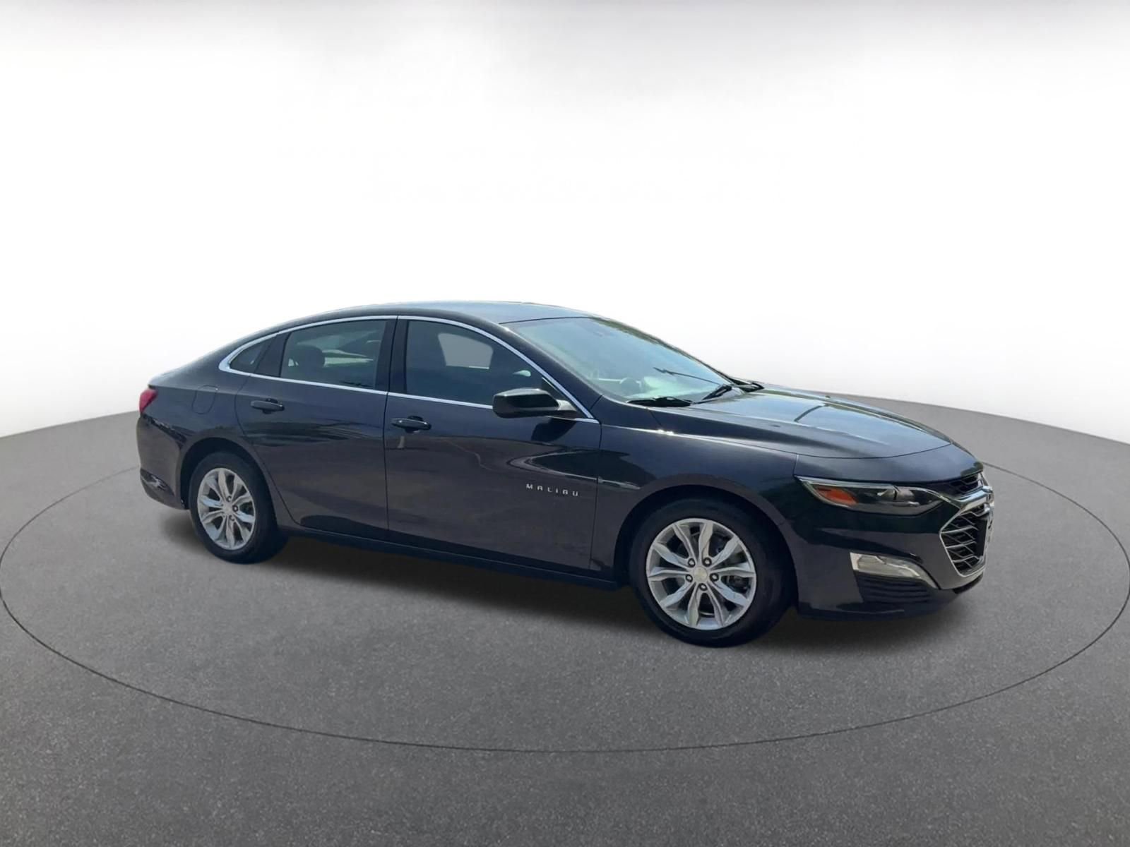 Thumbnail: 2023 Chevrolet Malibu - 2