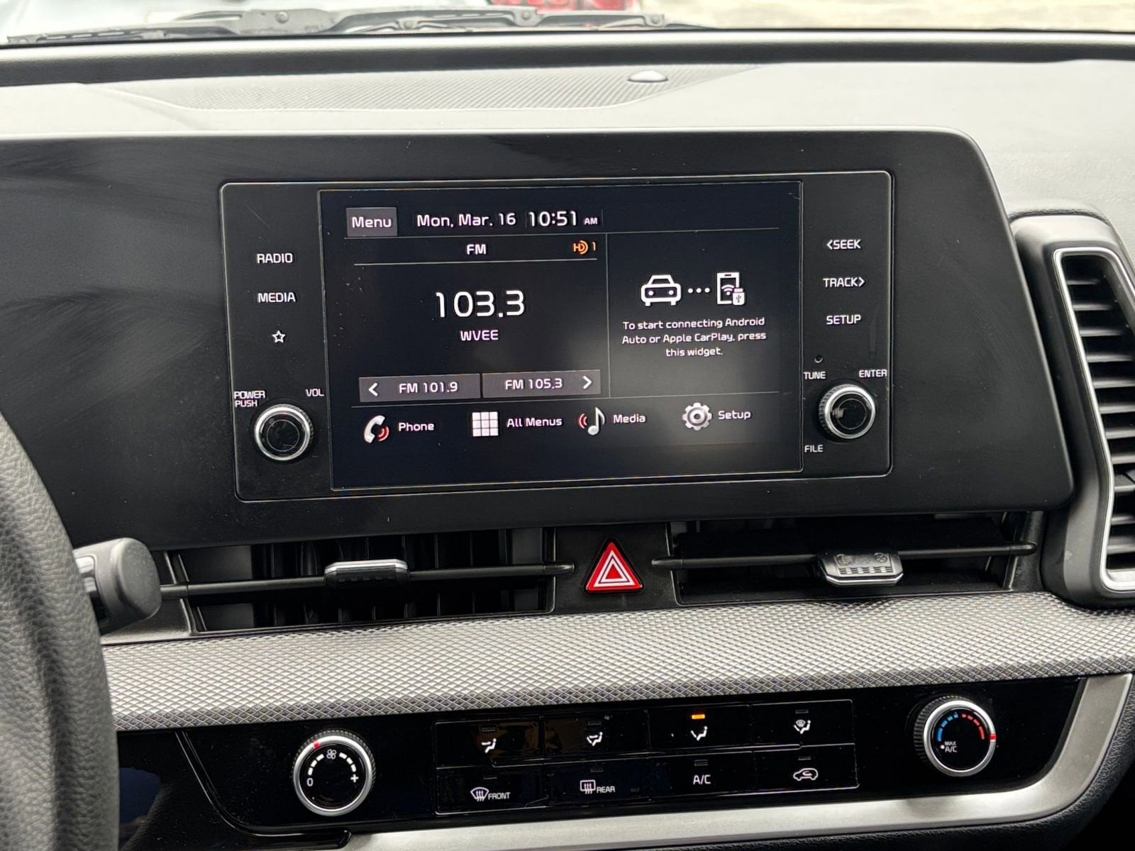 Thumbnail: 2025 Kia Sportage - 17