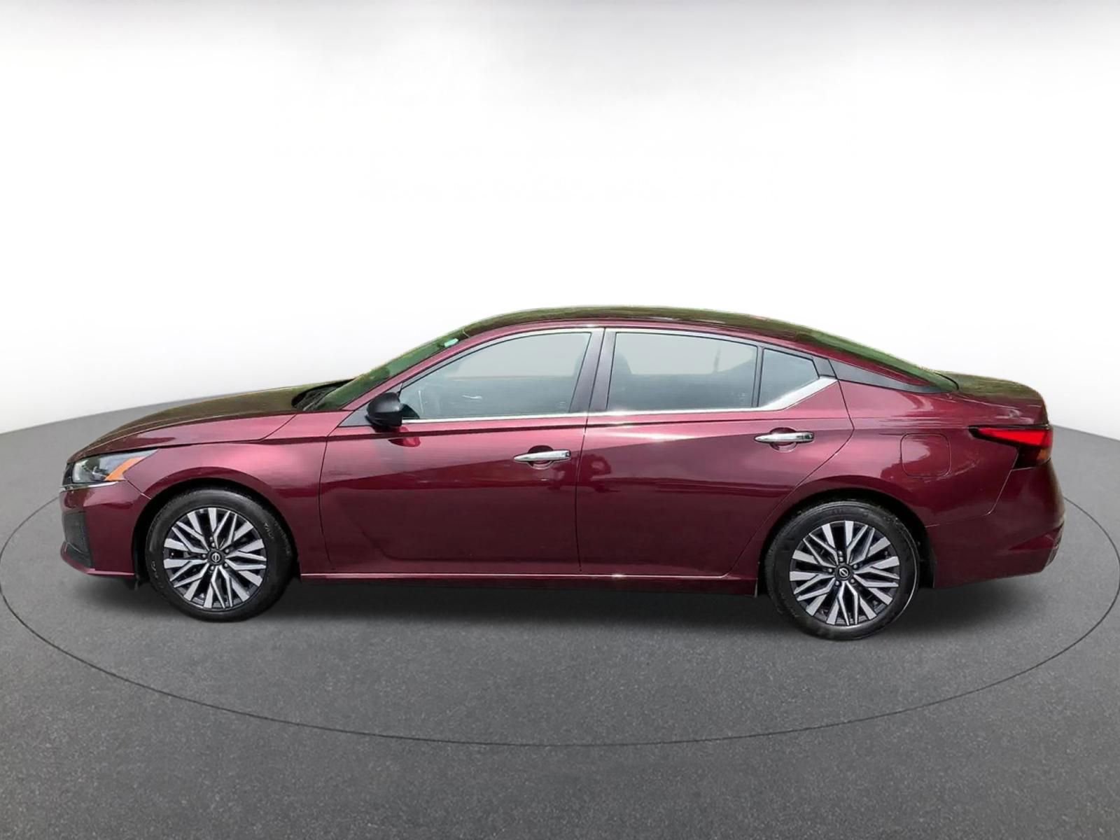 Thumbnail: 2025 Nissan Altima - 9