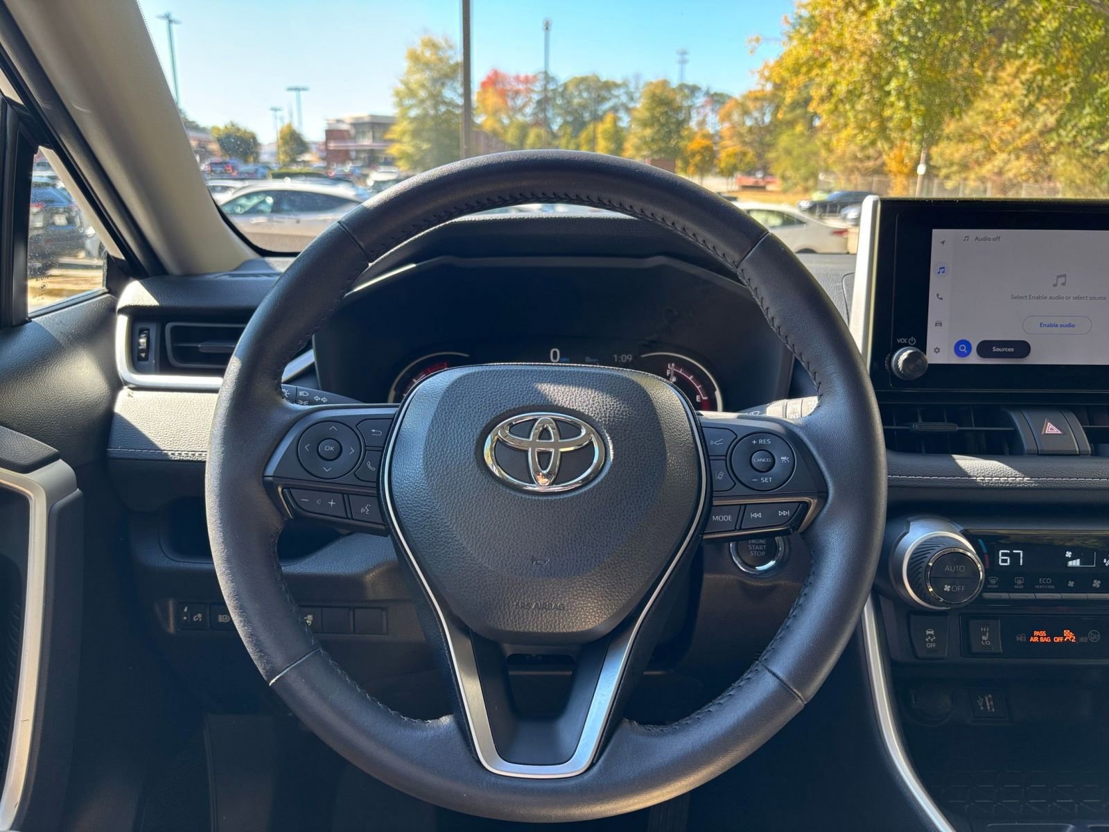 Thumbnail: 2025 Toyota RAV4 - 28