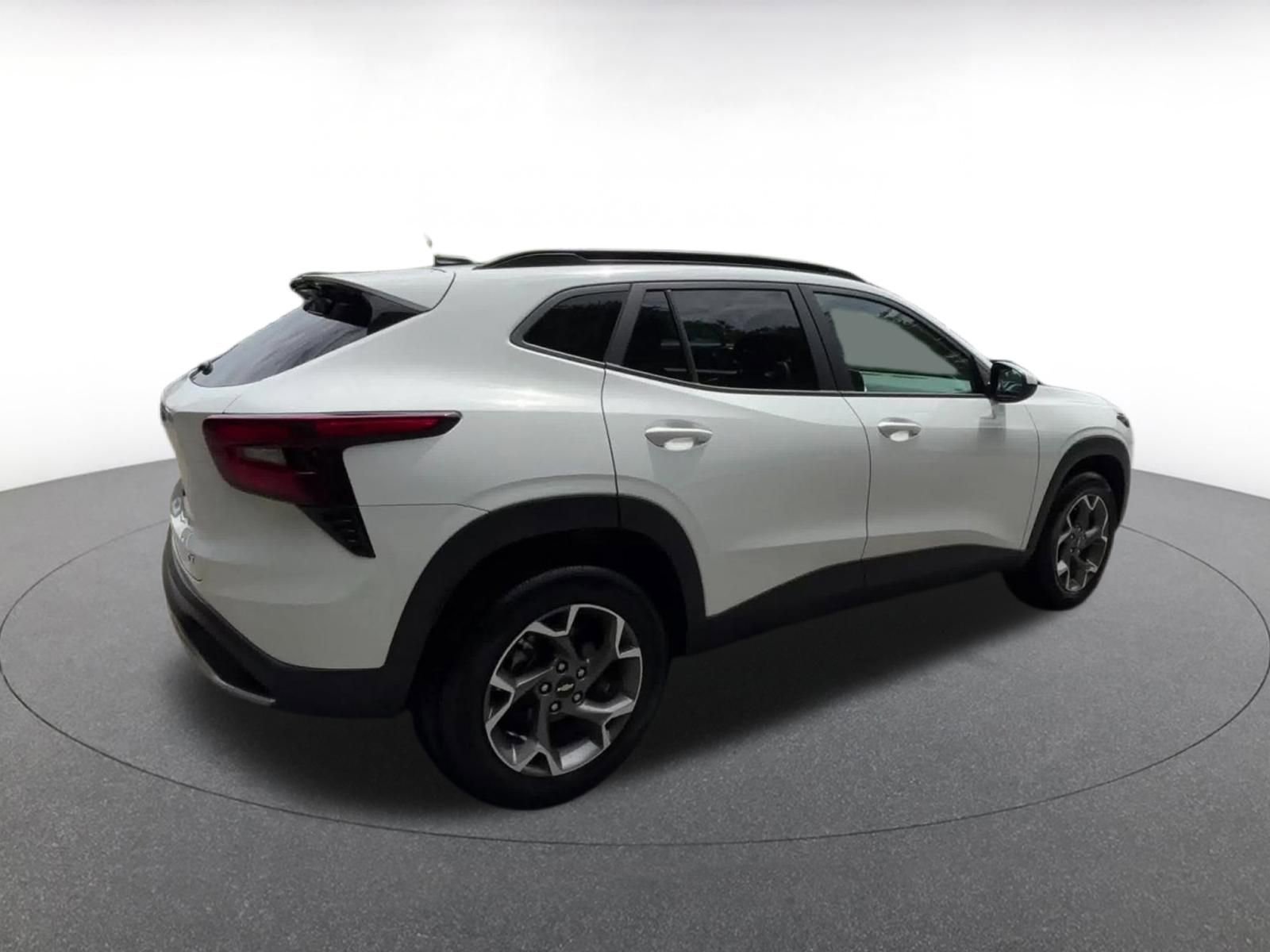 Thumbnail: 2025 Chevrolet Trax - 15
