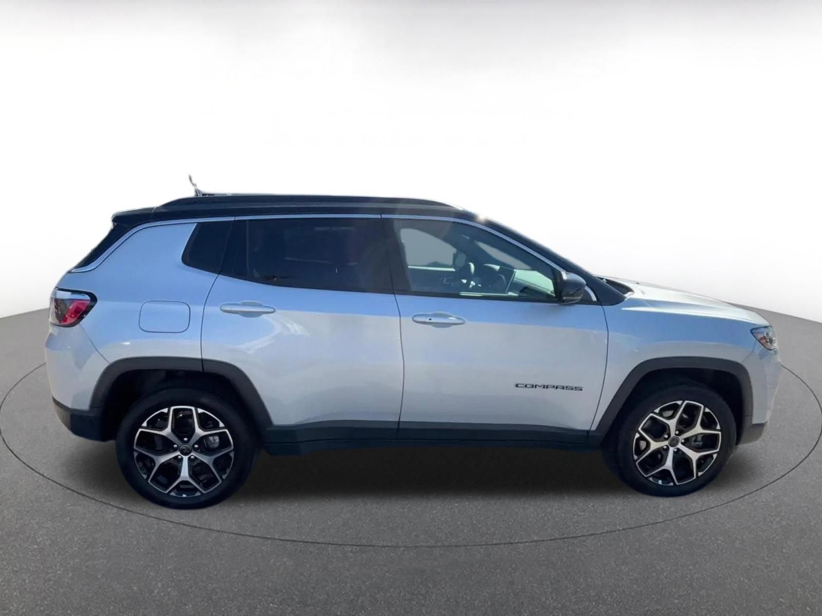 Thumbnail: 2025 Jeep Compass - 22