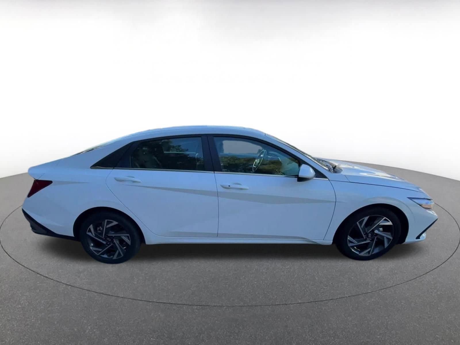 Thumbnail: 2025 Hyundai Elantra - 16