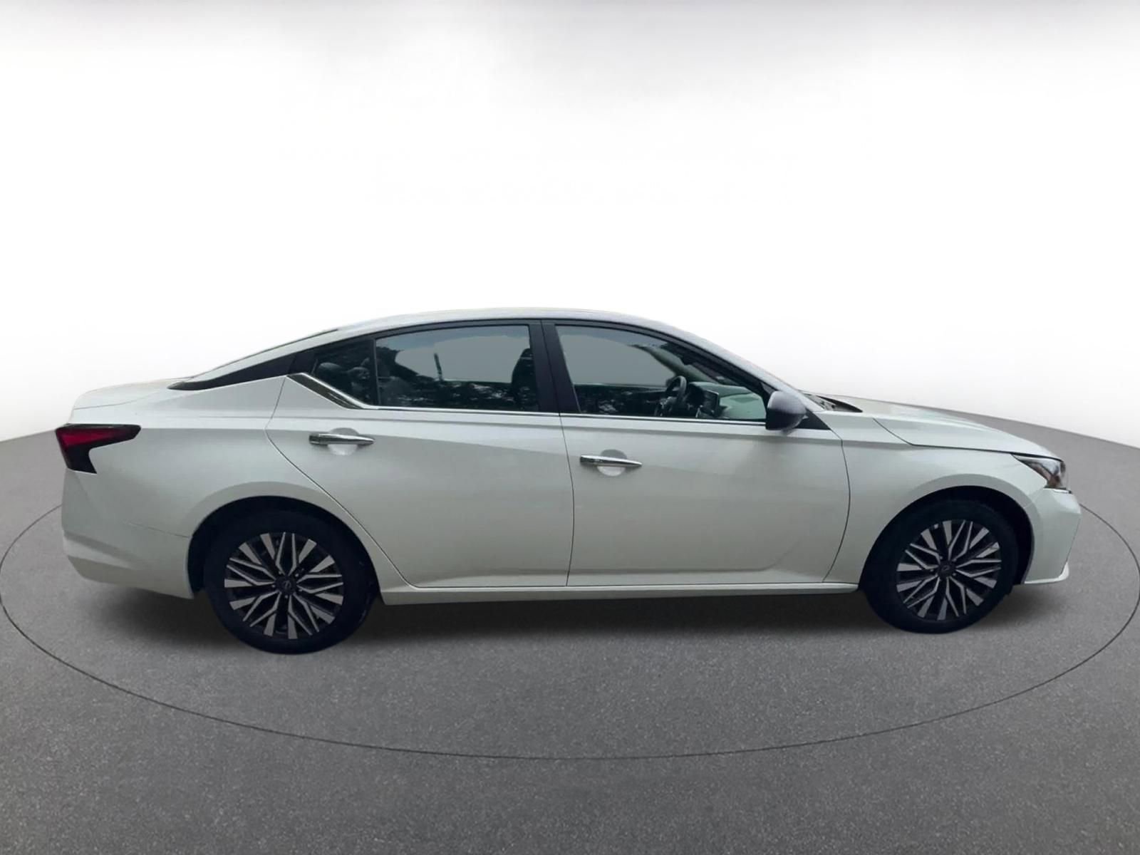 Thumbnail: 2025 Nissan Altima - 16