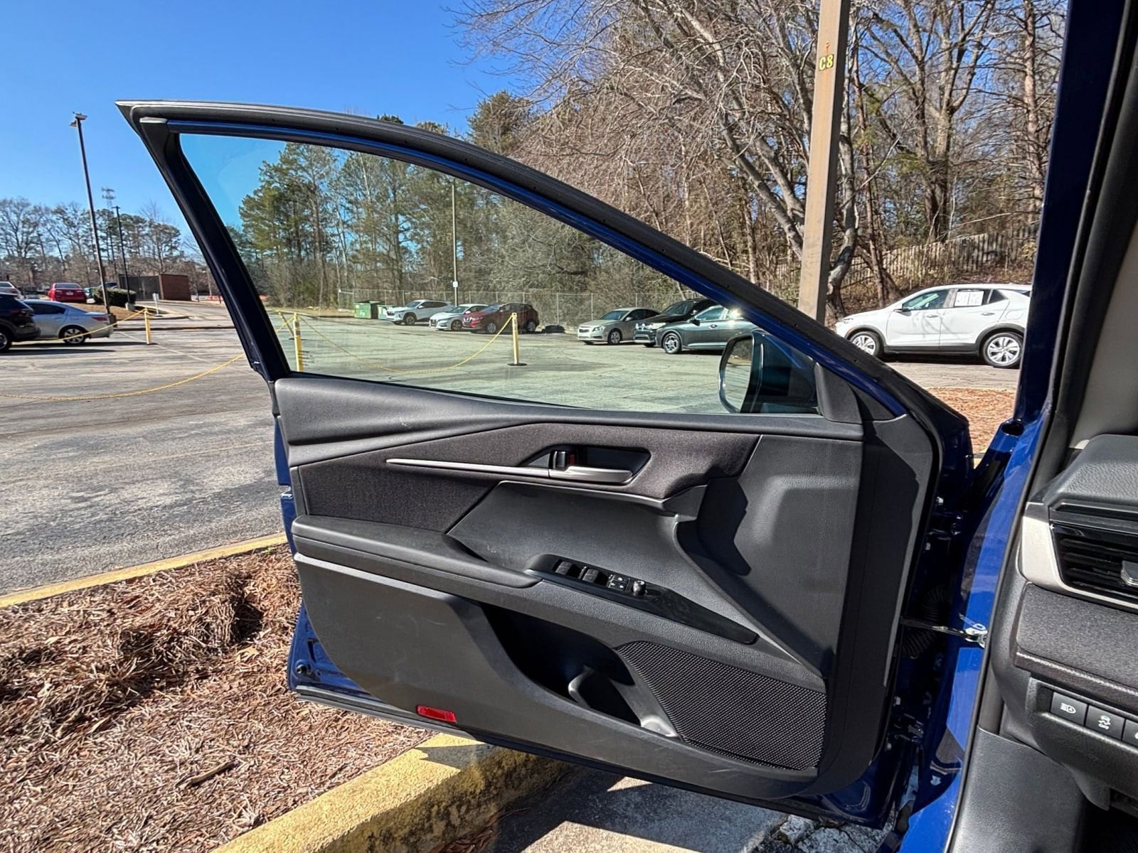 Thumbnail: 2025 Toyota Camry - 18