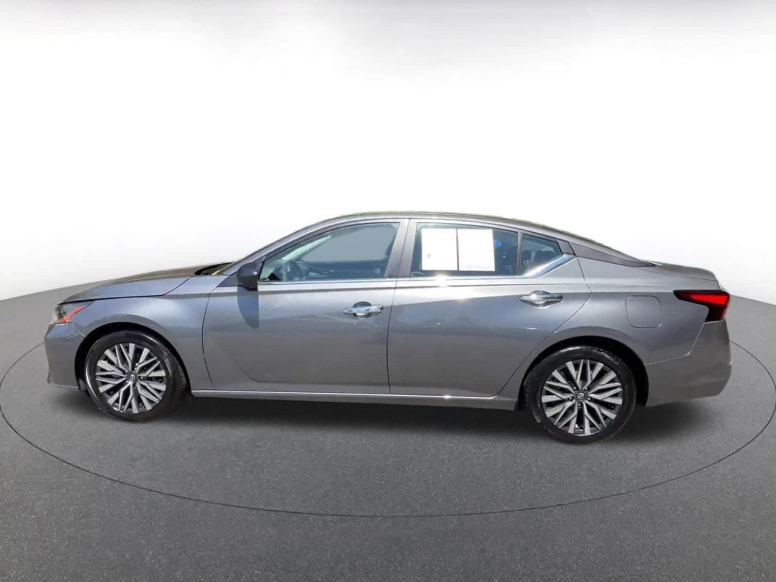 Thumbnail: 2025 Nissan Altima - 9