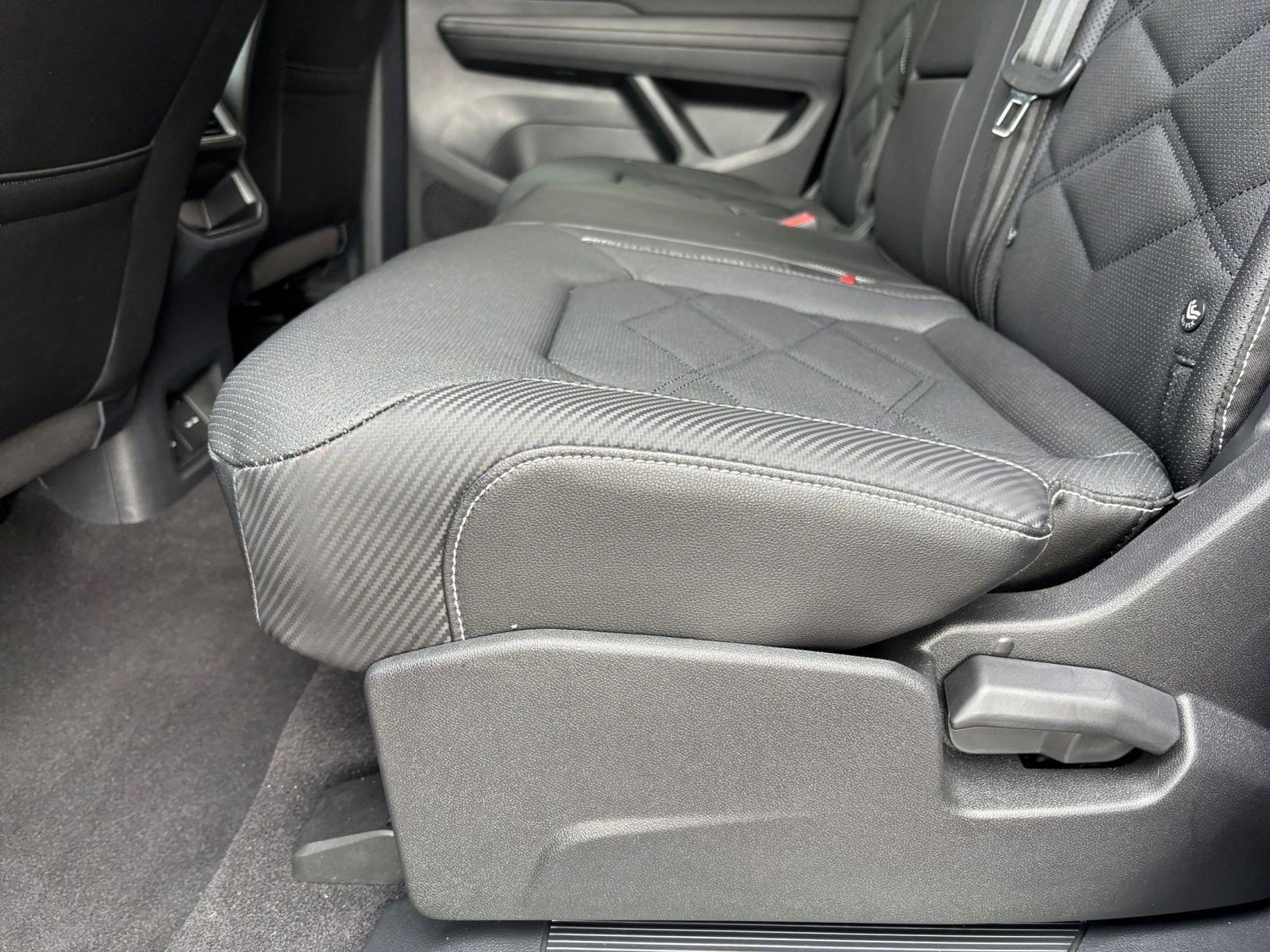 Thumbnail: 2025 Volkswagen Atlas - 28