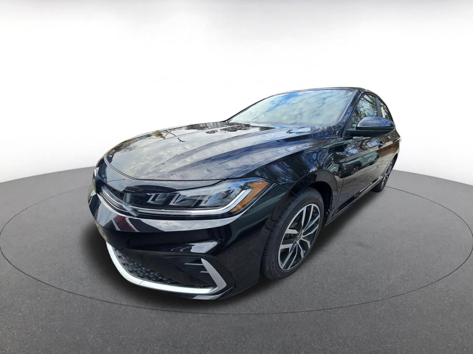 Thumbnail: 2025 Volkswagen Jetta - 3