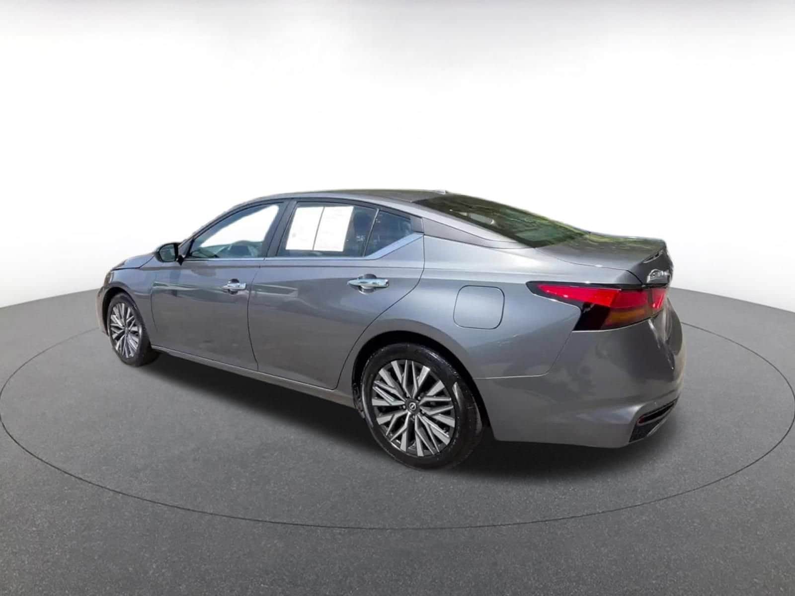 Thumbnail: 2025 Nissan Altima - 10