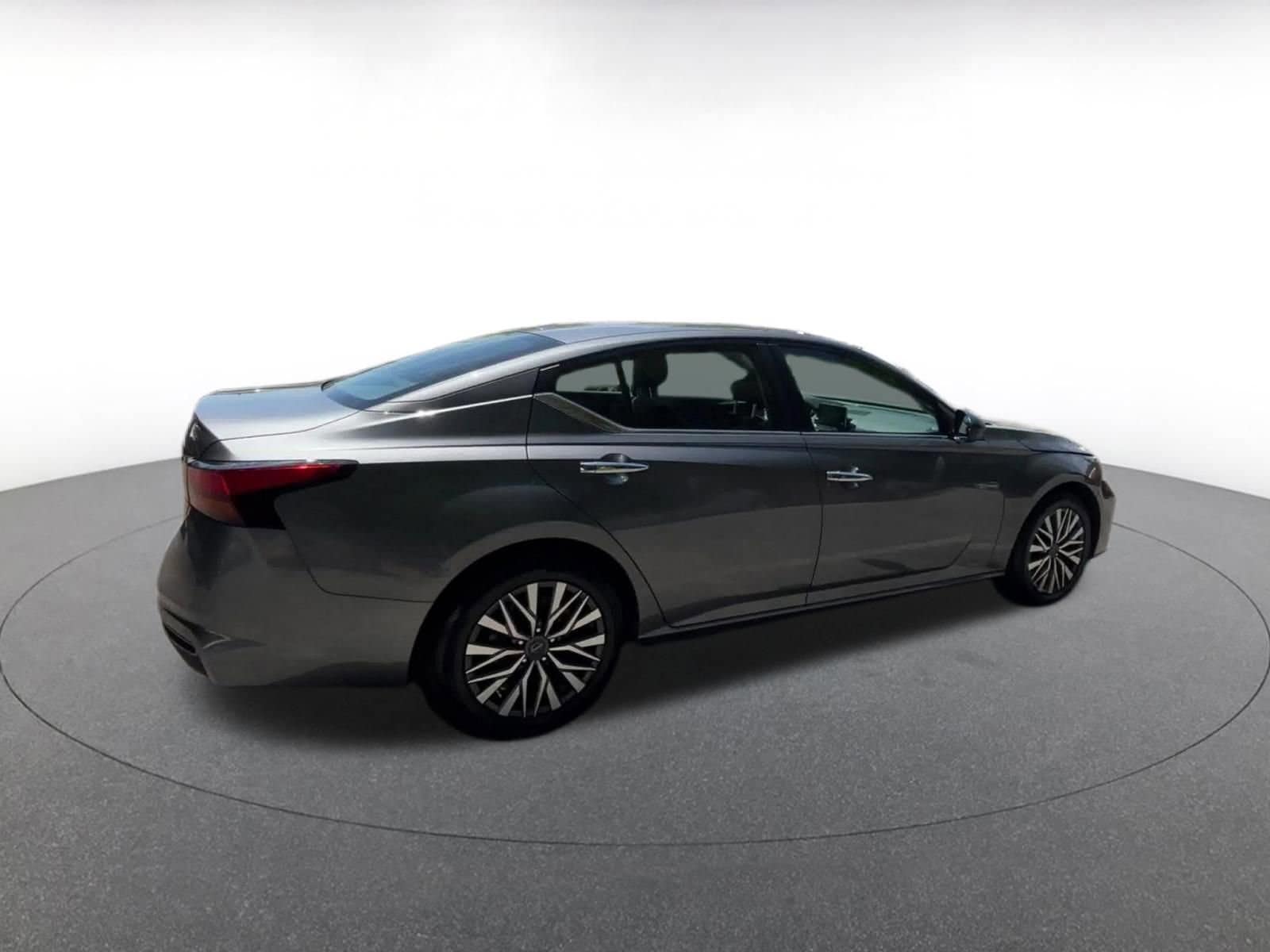 Thumbnail: 2025 Nissan Altima - 15