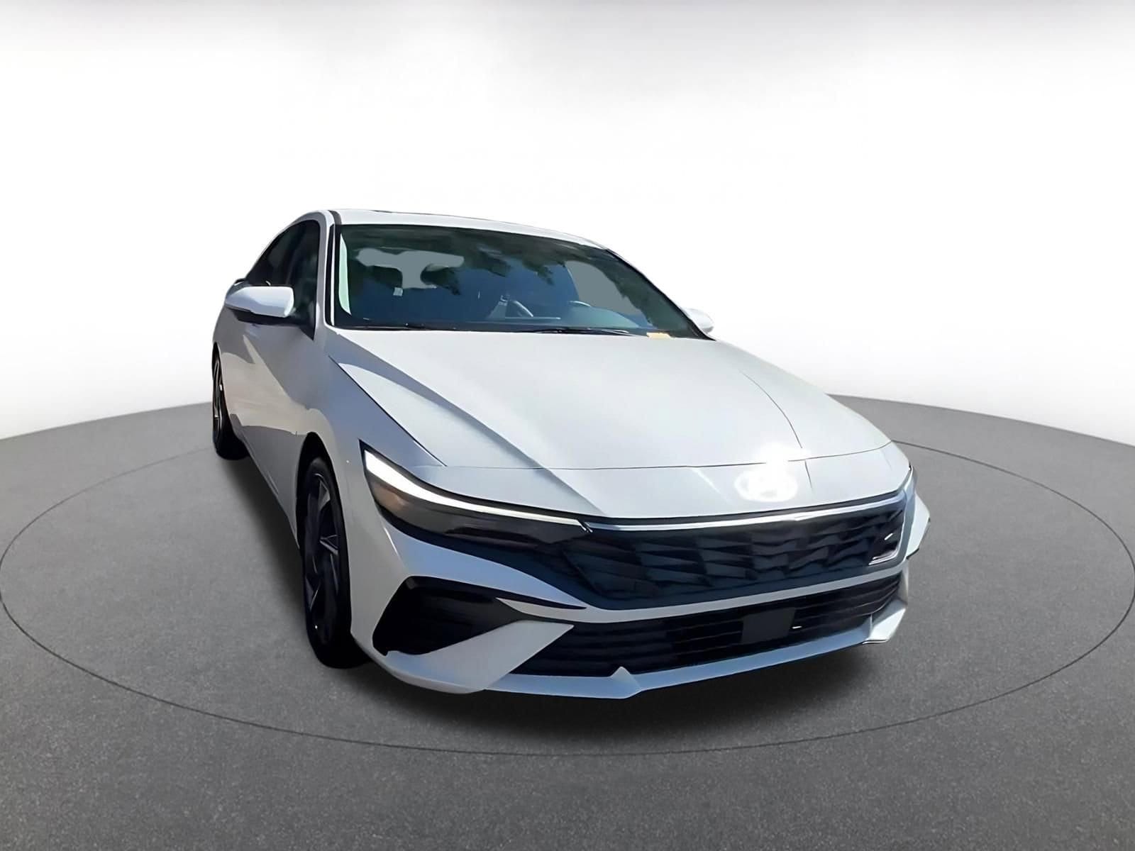 Thumbnail: 2025 Hyundai Elantra - 3