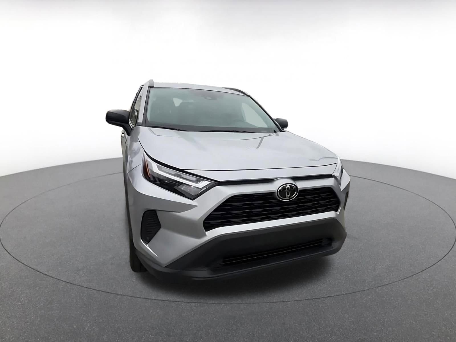 Thumbnail: 2025 Toyota RAV4 - 3