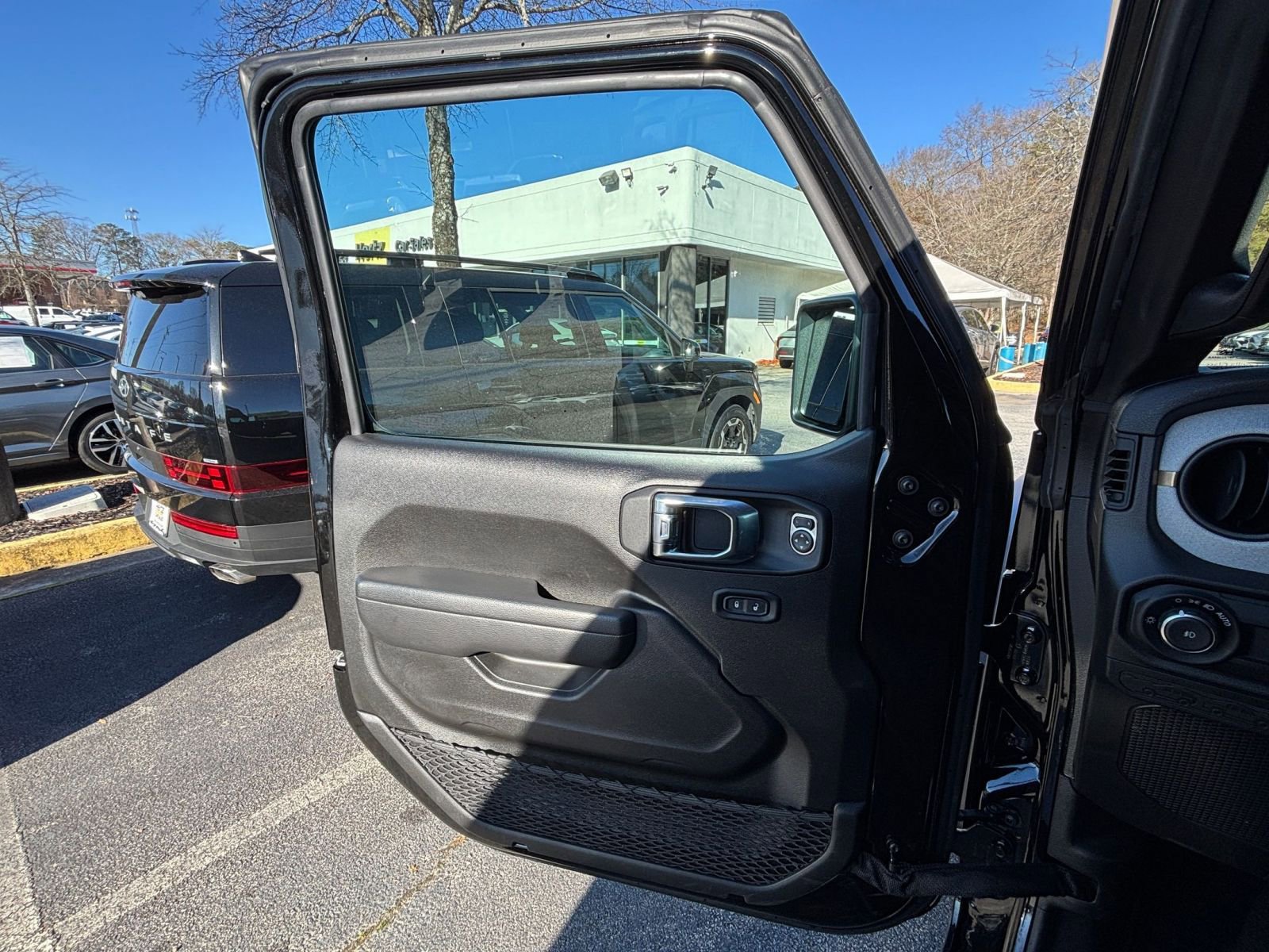 Thumbnail: 2025 Jeep Wrangler - 20