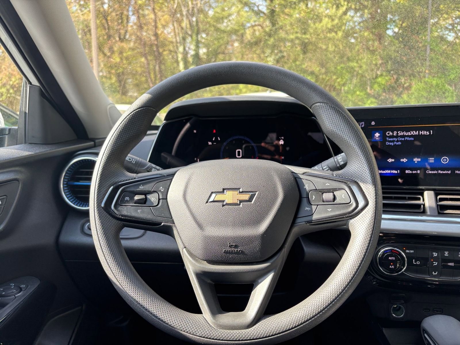 Thumbnail: 2025 Chevrolet Trax - 29