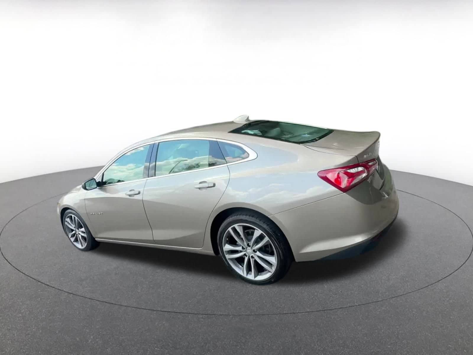 Thumbnail: 2024 Chevrolet Malibu - 10