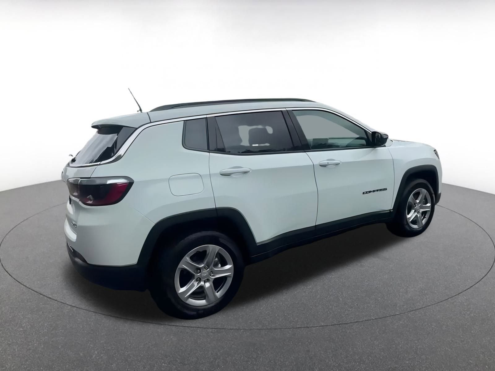 Thumbnail: 2023 Jeep Compass - 15