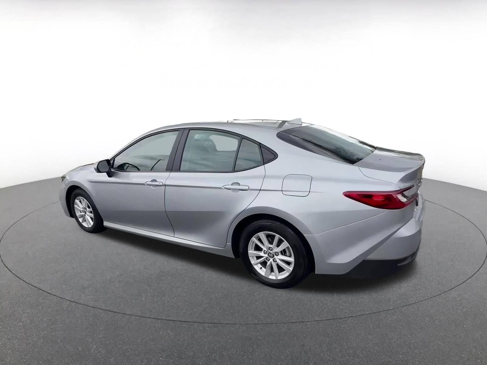 Thumbnail: 2025 Toyota Camry - 10