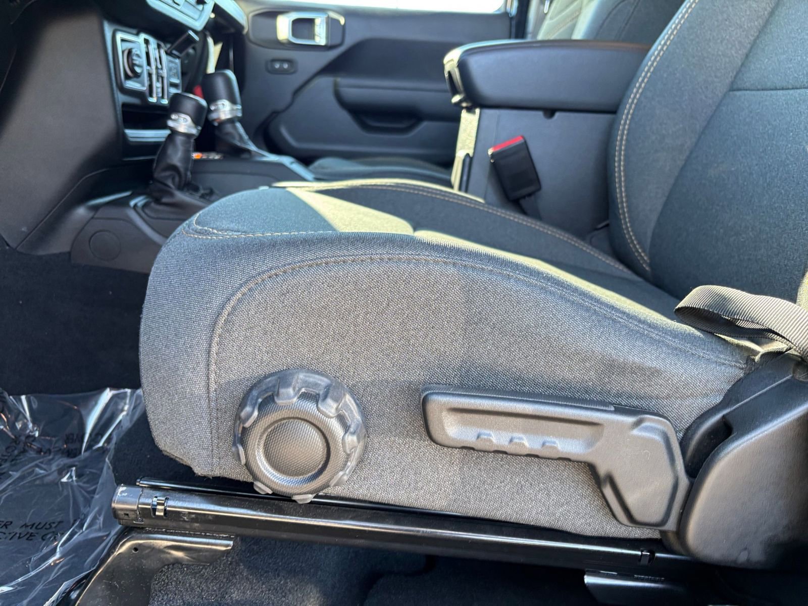 Thumbnail: 2025 Jeep Wrangler - 27