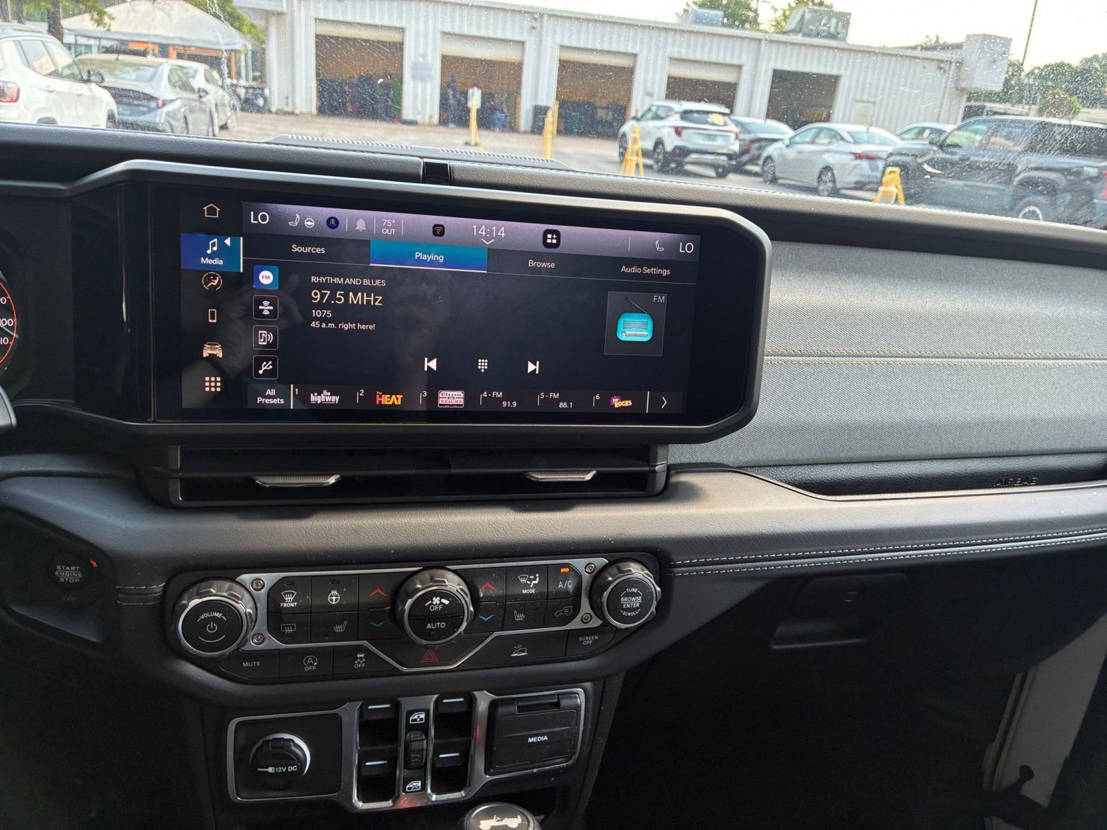 Thumbnail: 2025 Jeep Wrangler - 17