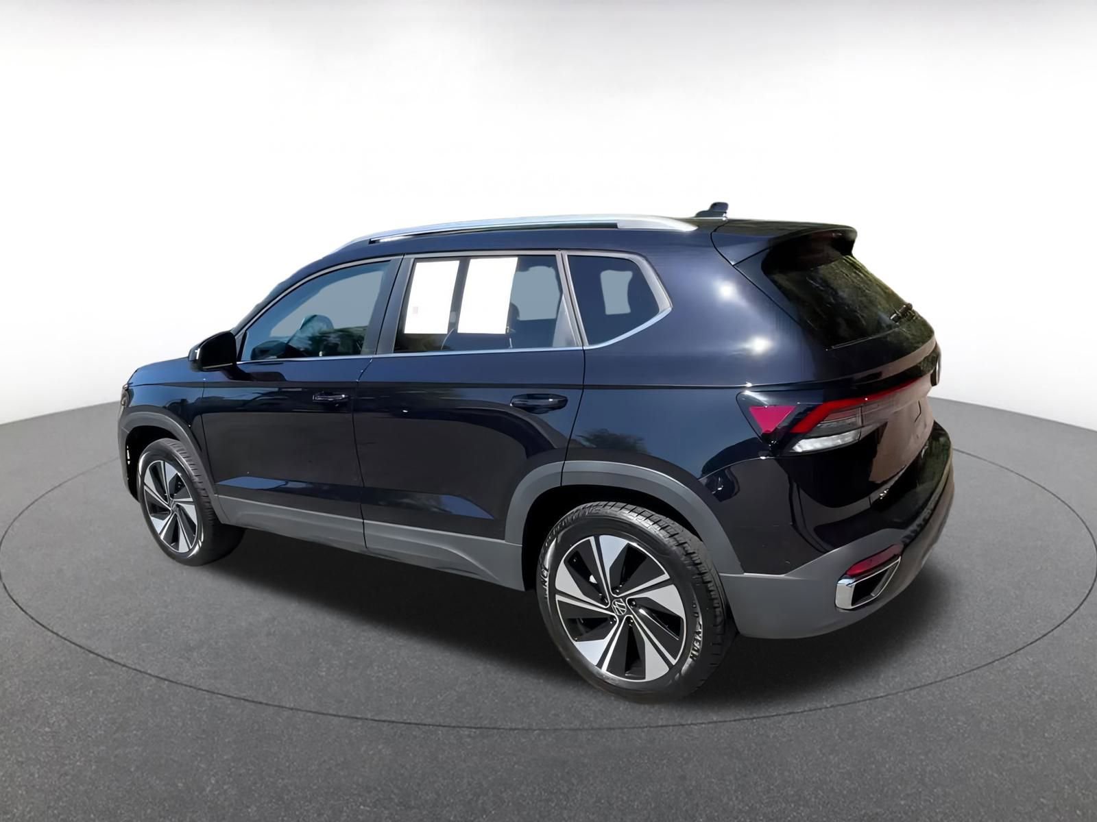 Thumbnail: 2025 Volkswagen Taos - 9