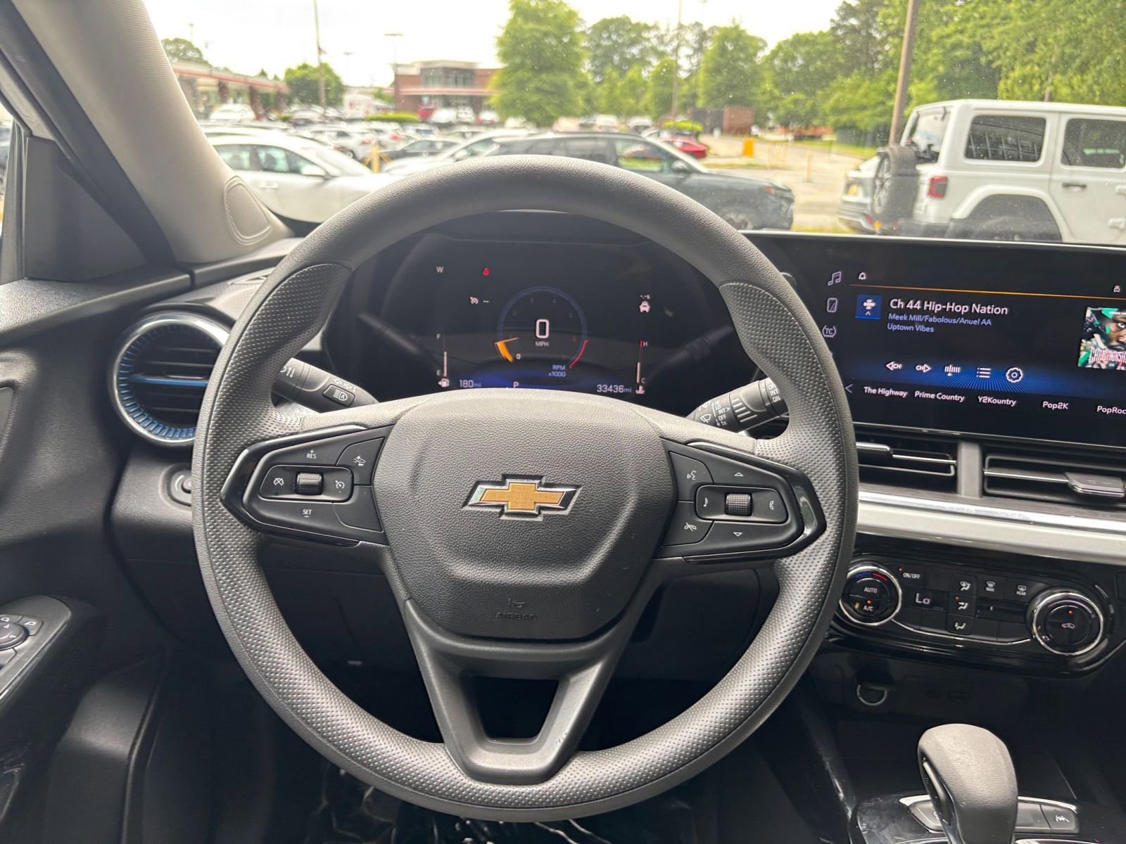 Thumbnail: 2025 Chevrolet Trax - 28