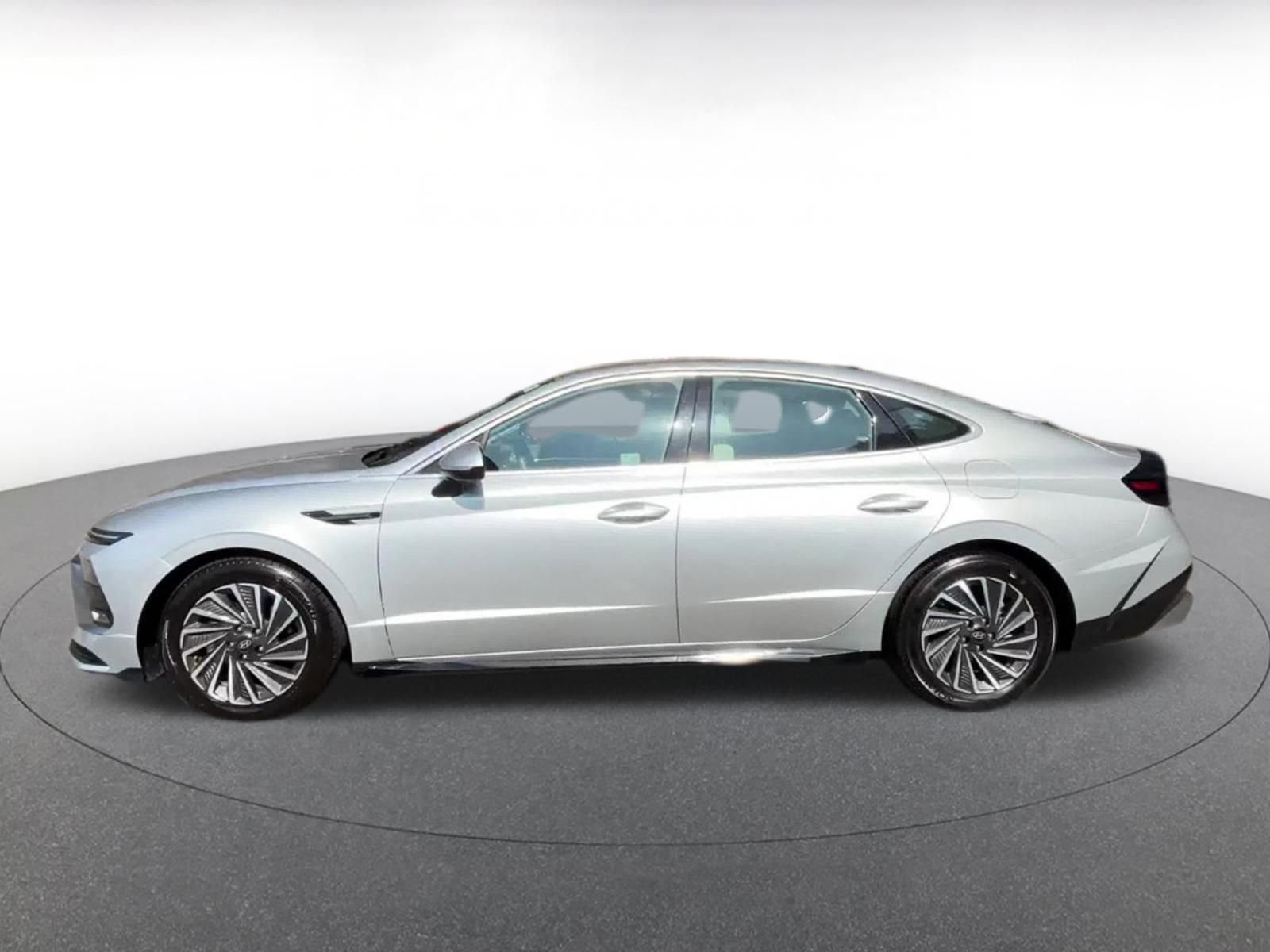 Thumbnail: 2025 Hyundai Sonata - 10