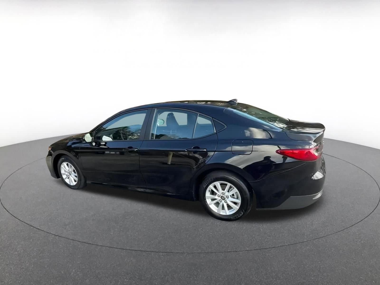 Thumbnail: 2025 Toyota Camry - 10