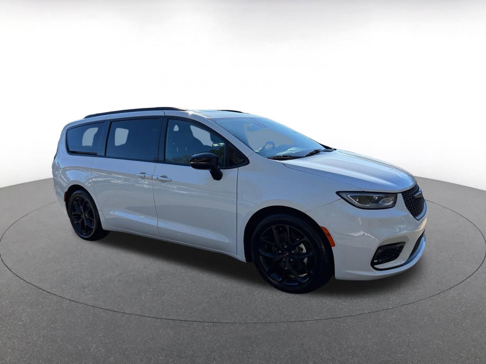 Thumbnail: 2025 Chrysler Pacifica - 1