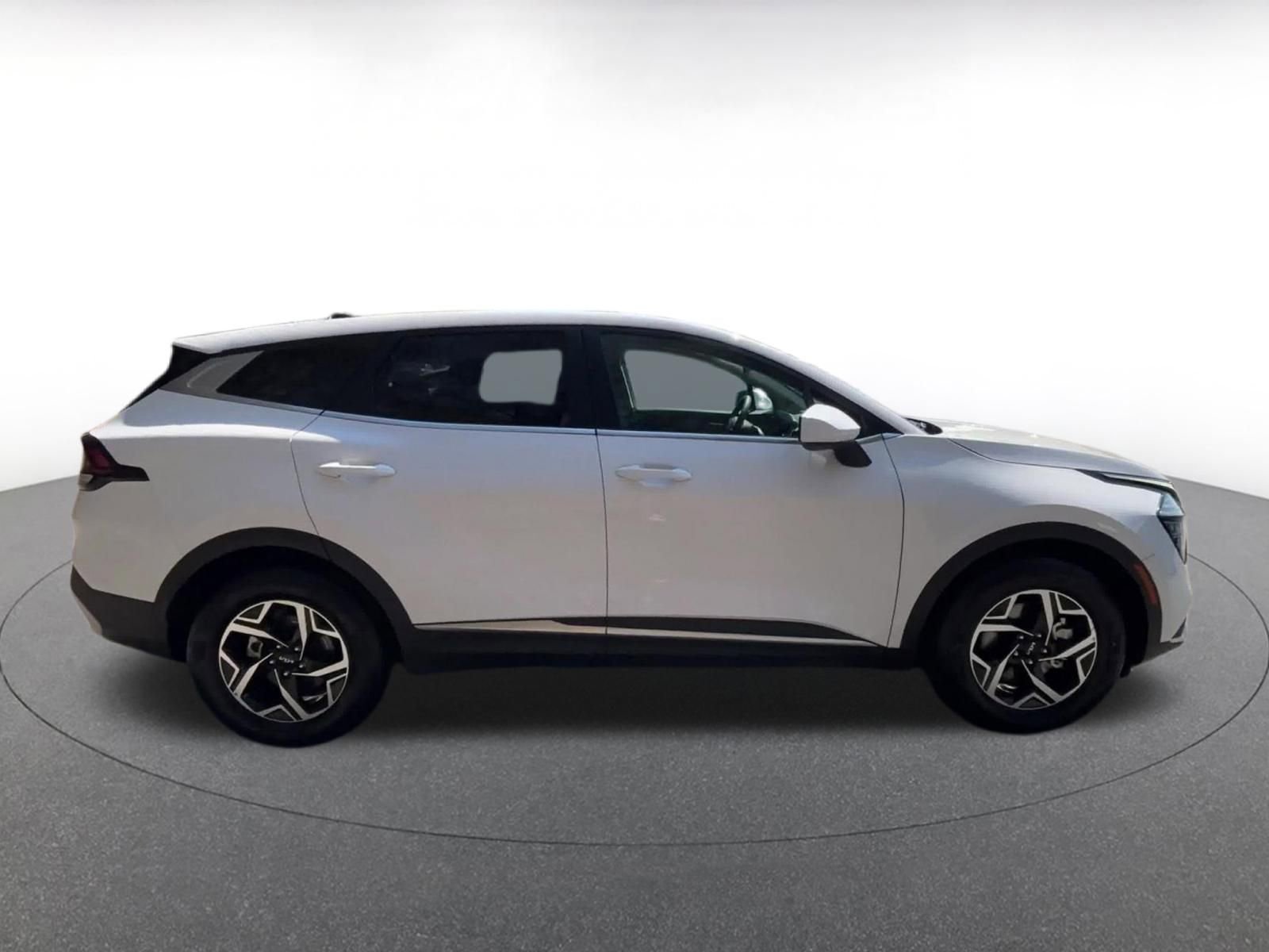 Thumbnail: 2025 Kia Sportage - 16