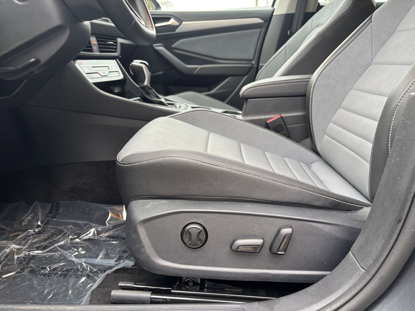 Thumbnail: 2025 Volkswagen Jetta - 27