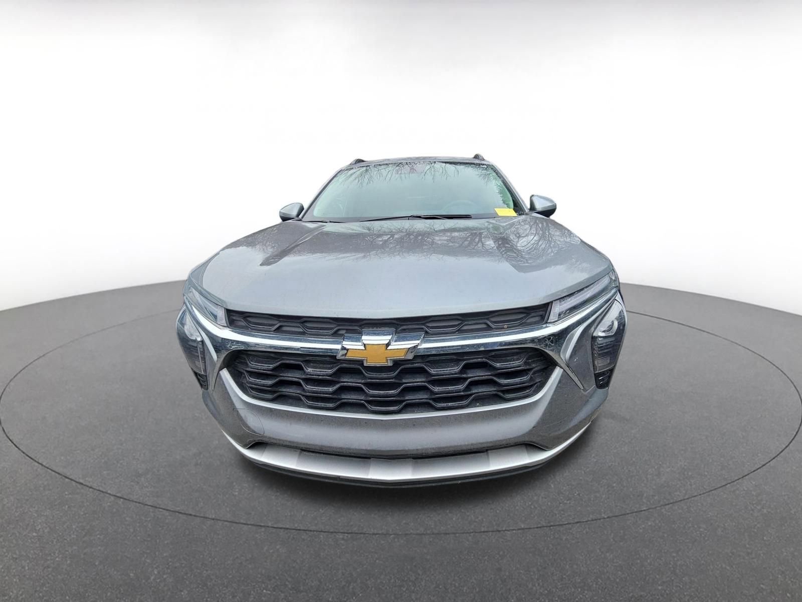 Thumbnail: 2025 Chevrolet Trax - 3