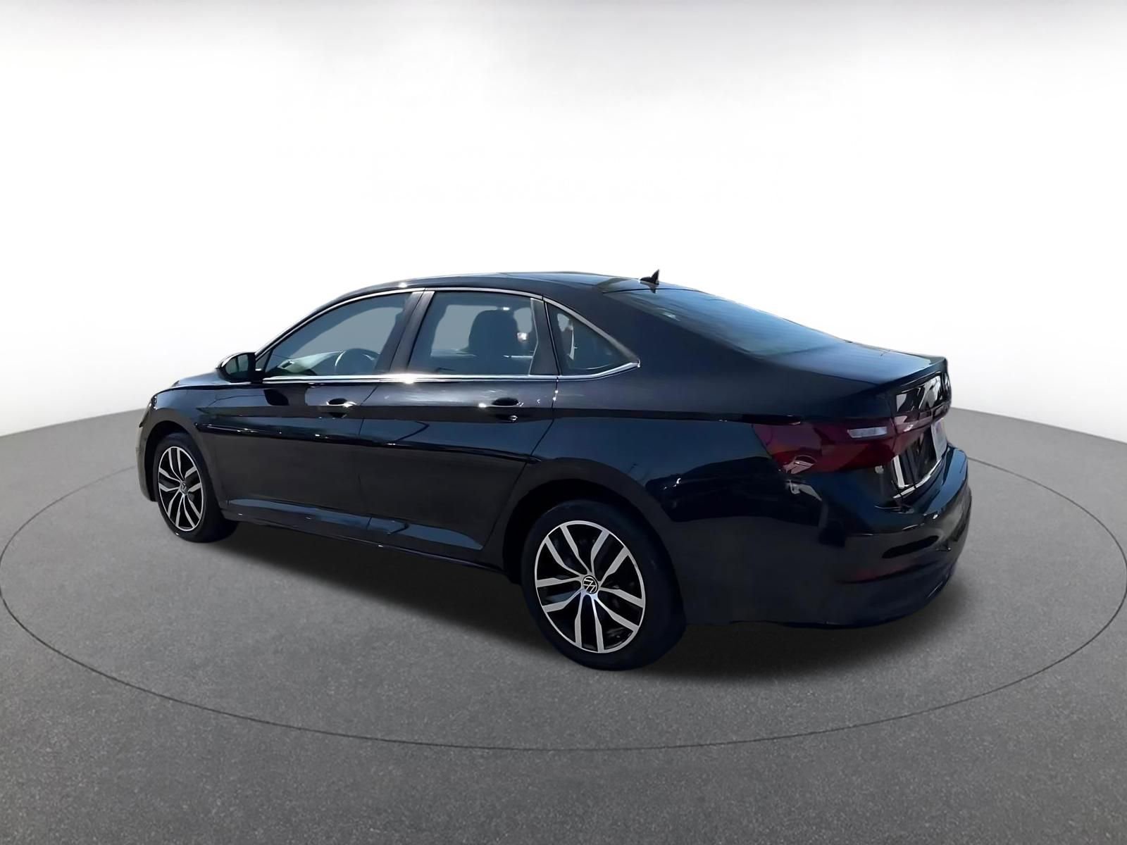 Thumbnail: 2025 Volkswagen Jetta - 10