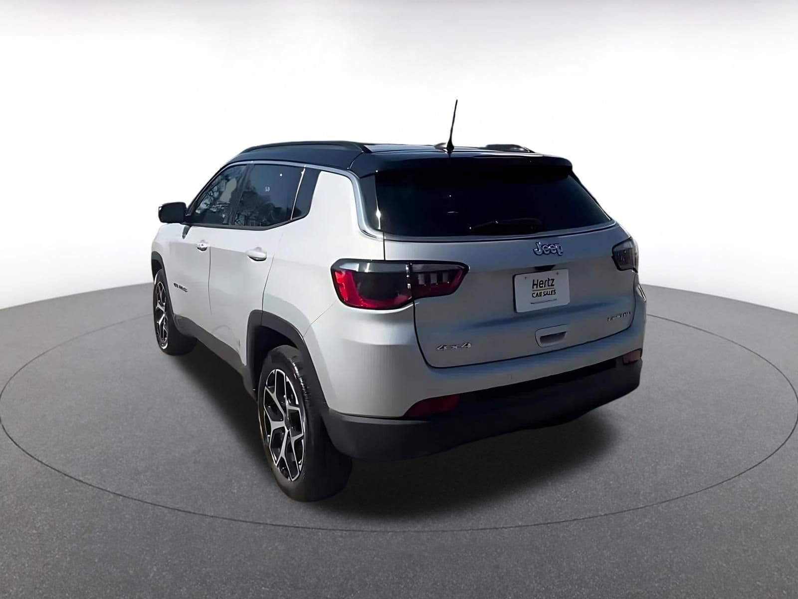 Thumbnail: 2025 Jeep Compass - 16