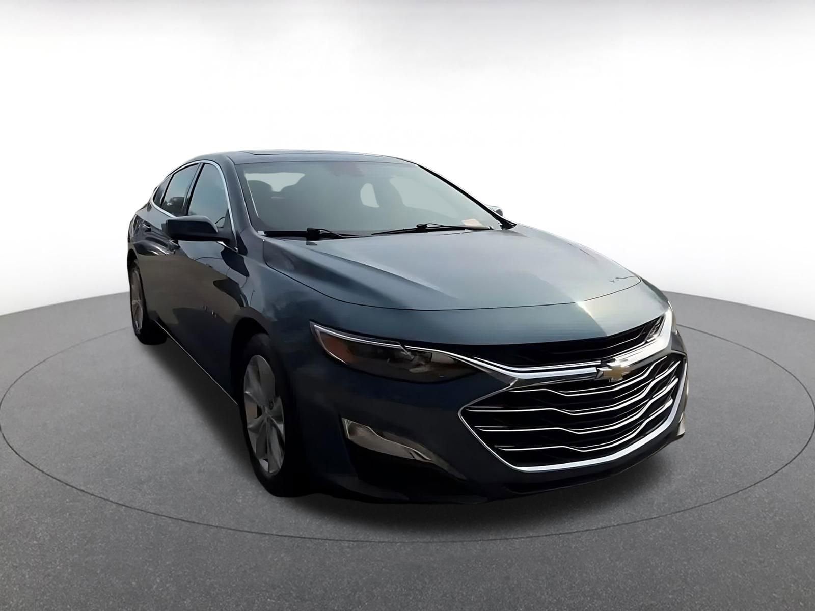 Thumbnail: 2024 Chevrolet Malibu - 3