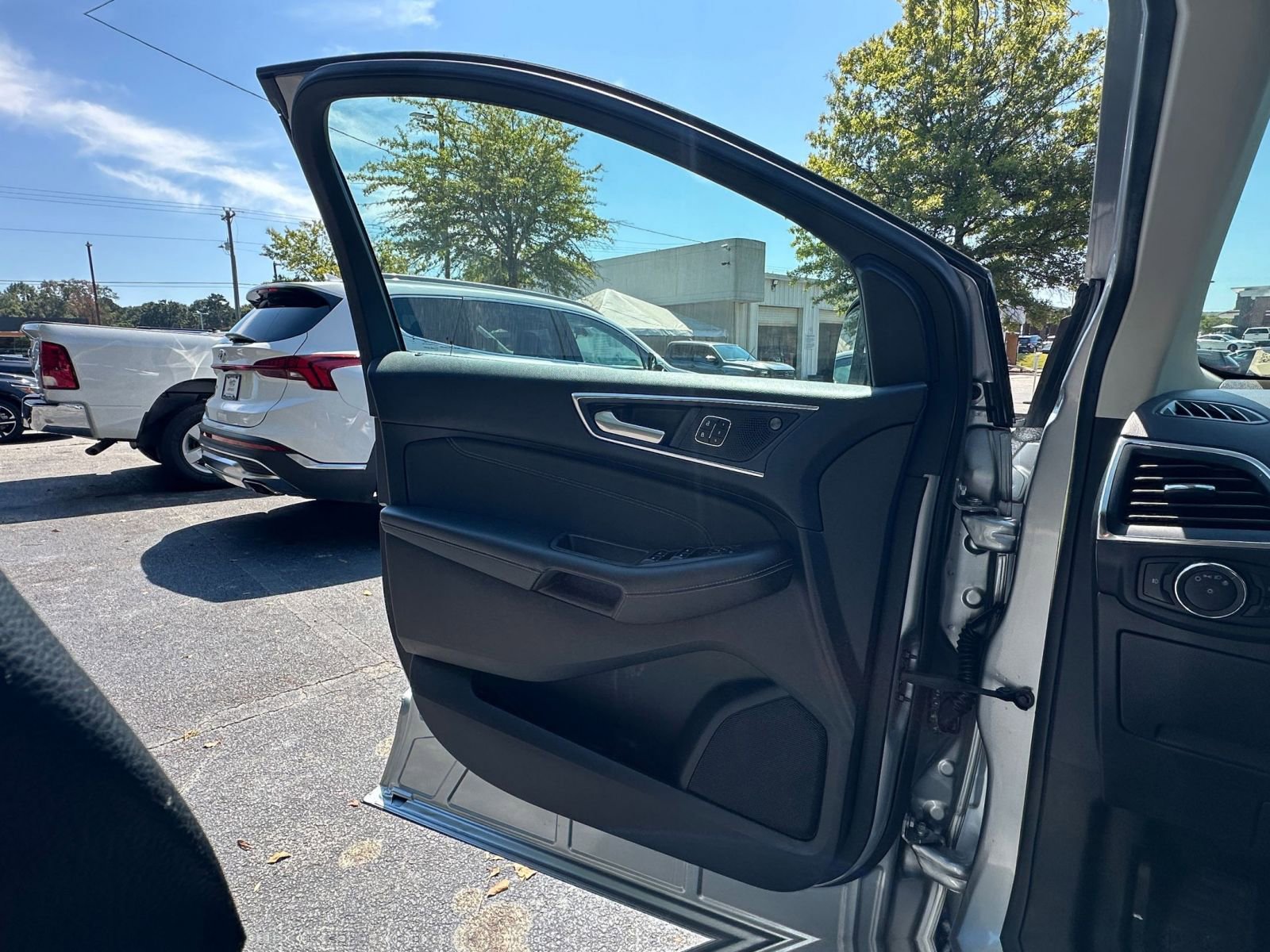 Thumbnail: 2022 Ford Edge - 20