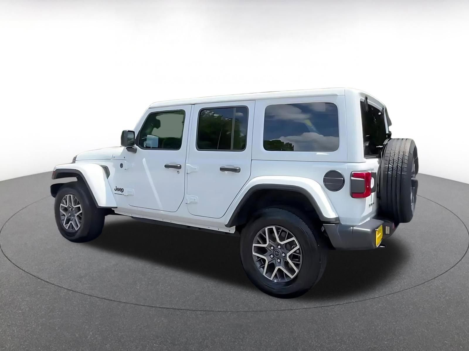 Thumbnail: 2025 Jeep Wrangler - 10
