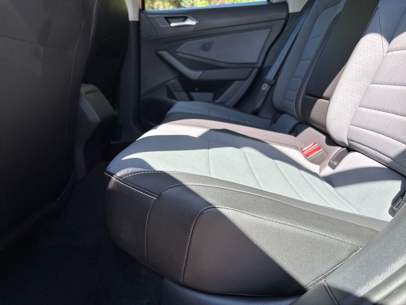 Thumbnail: 2025 Volkswagen Jetta - 25