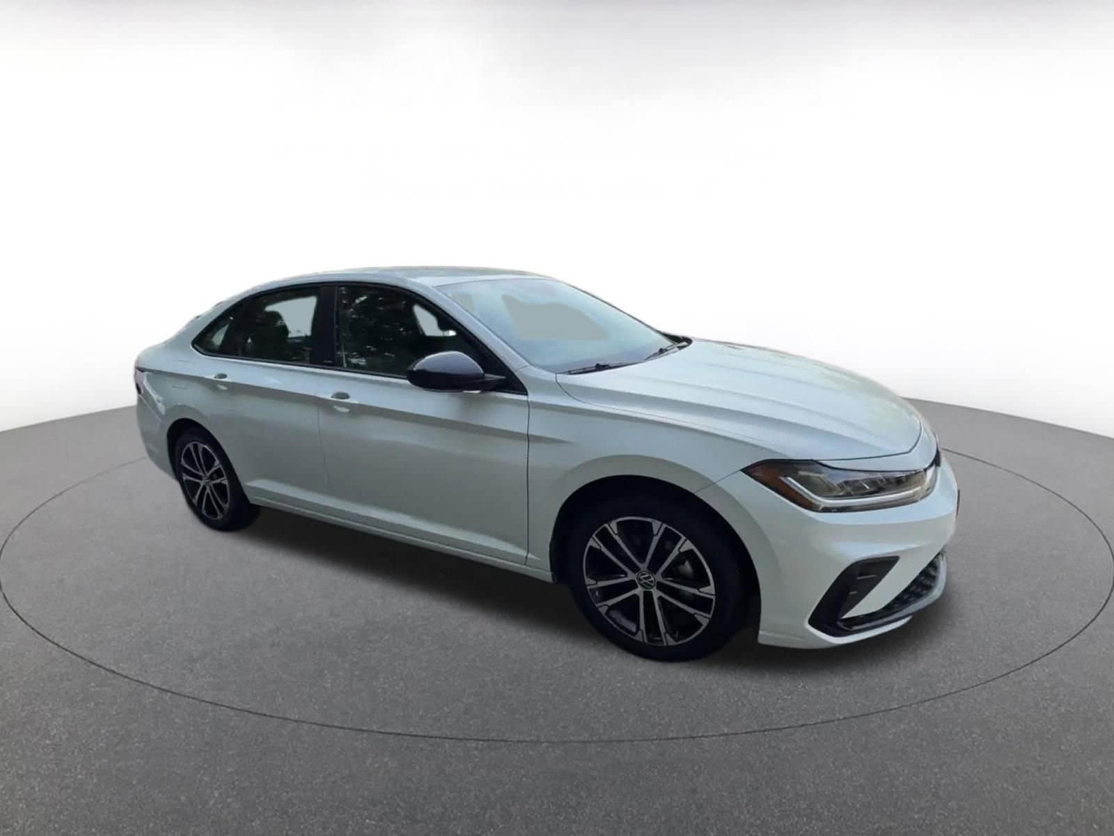 Thumbnail: 2025 Volkswagen Jetta - 2