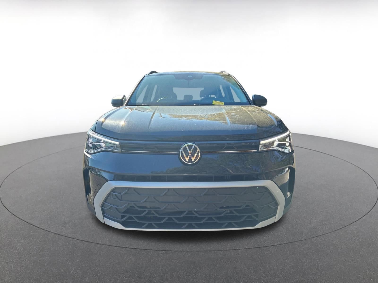 Thumbnail: 2025 Volkswagen Taos - 2