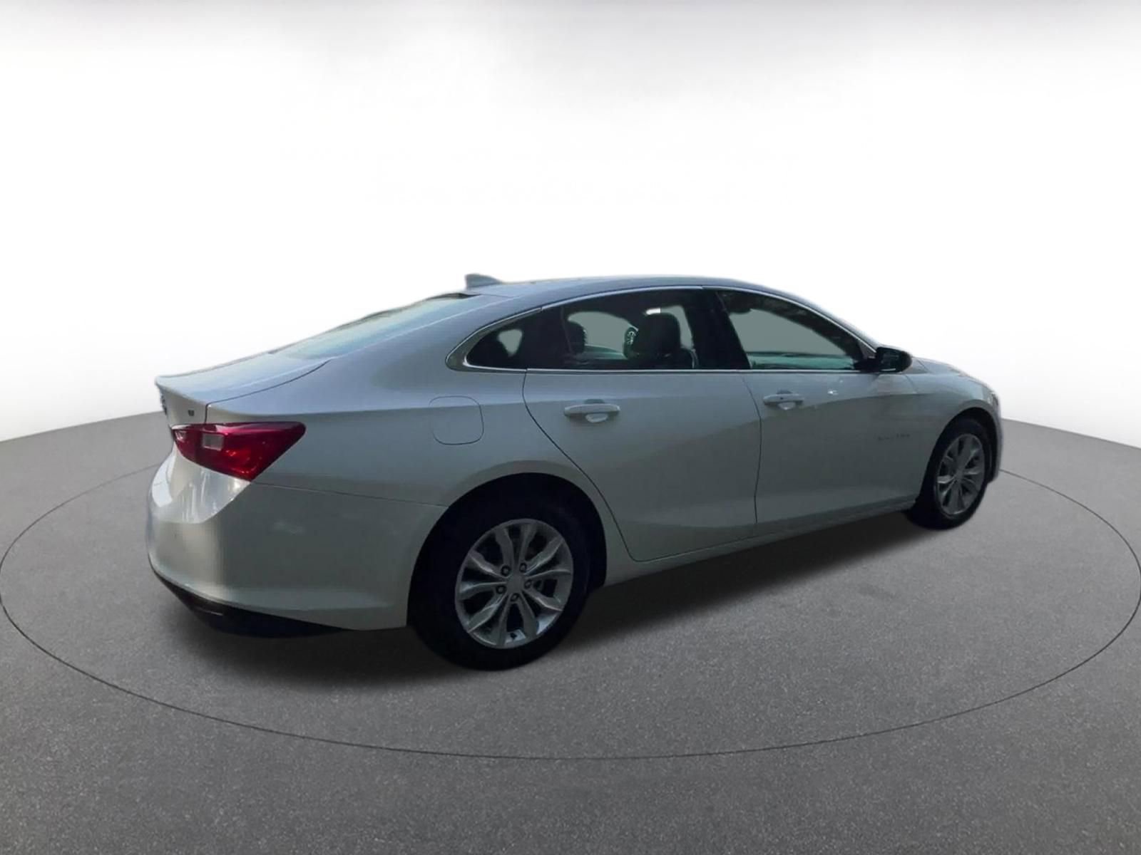 Thumbnail: 2024 Chevrolet Malibu - 15