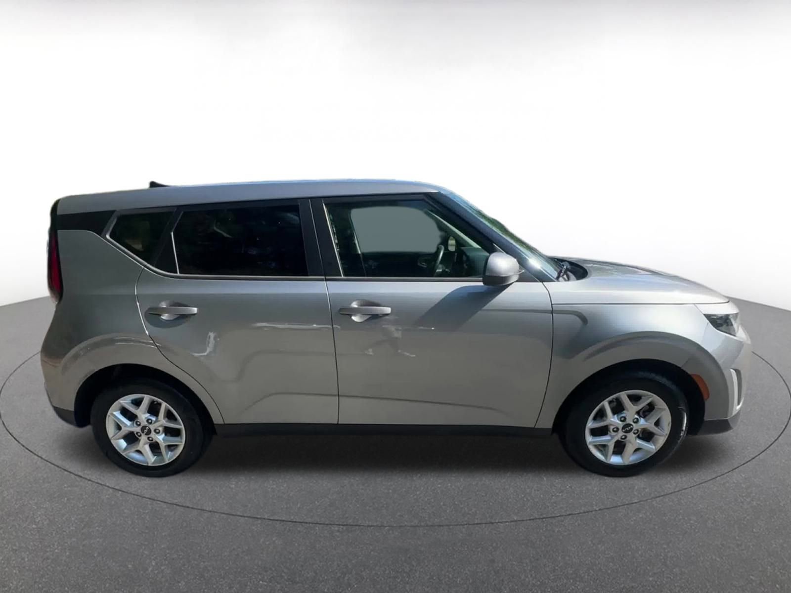 Thumbnail: 2023 Kia Soul - 16