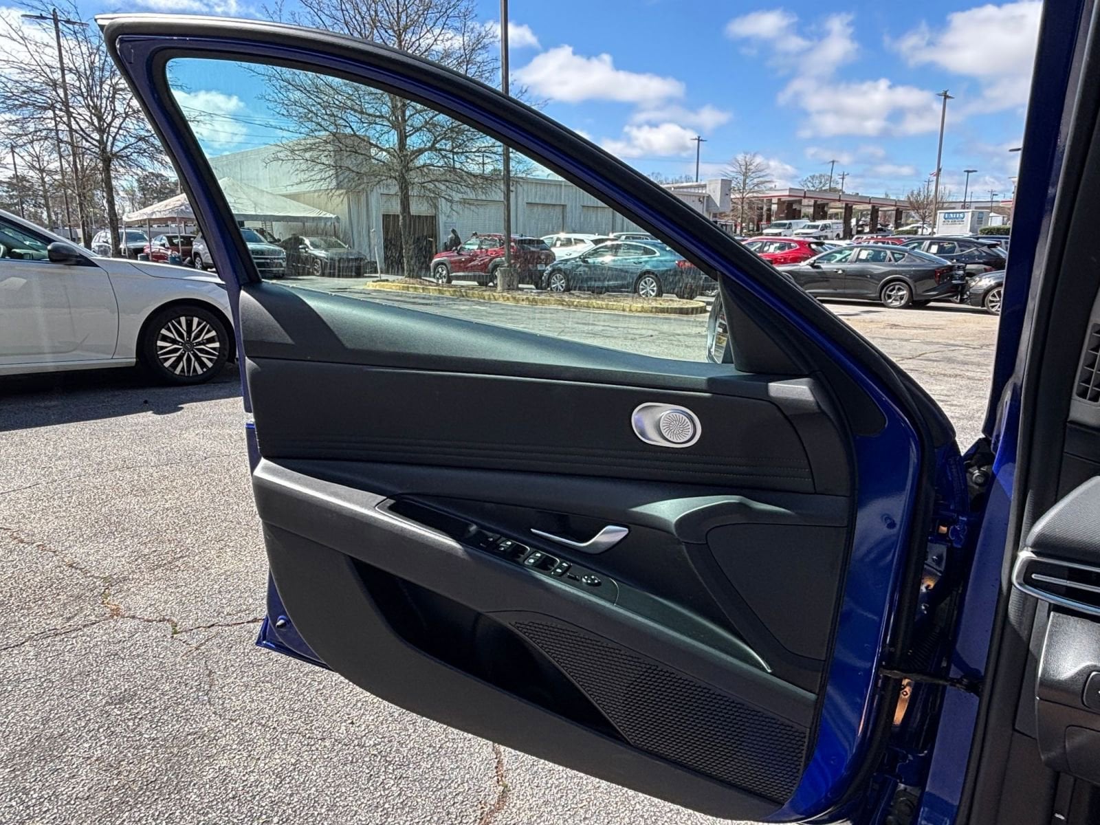 Thumbnail: 2025 Hyundai Elantra - 18